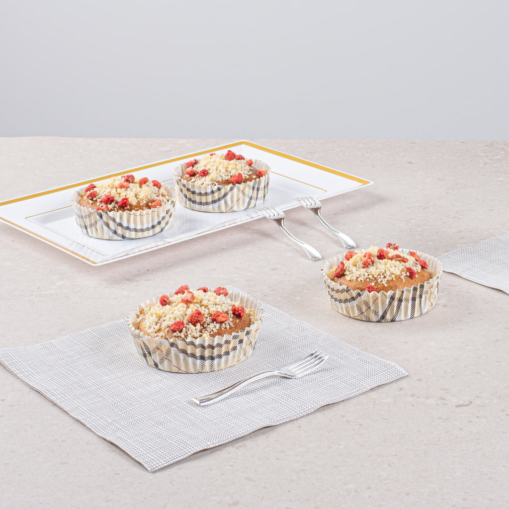 Panificio 4 oz Round Plaid Paper Baking Cup - Ridged - 3 1/2" x 3 1/2" x 1" - 200 count box