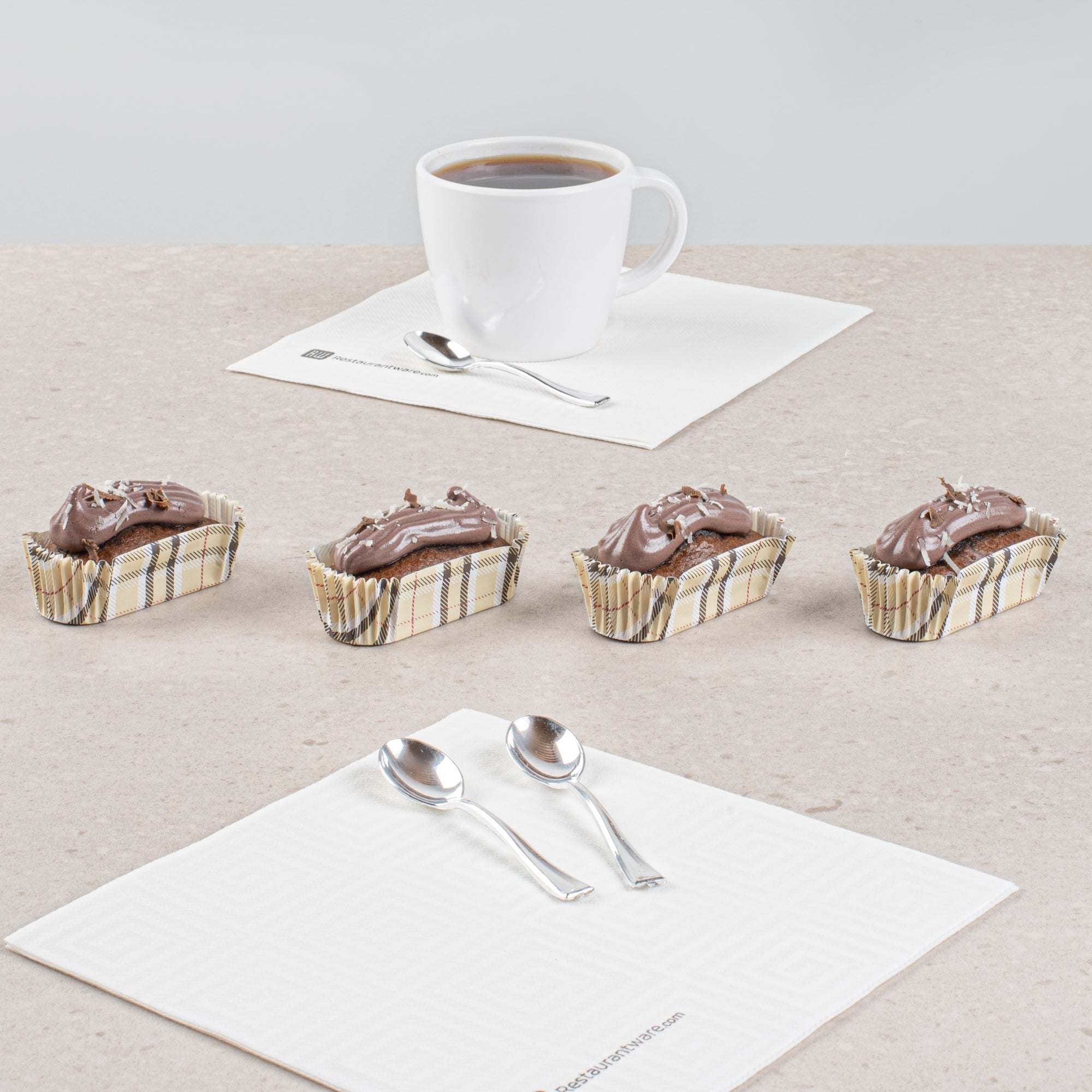 Panificio 1 oz Elliptical Plaid Paper Regular Baking Cup - Ridged - 3 1/2" x 1 1/2" x 3/4" - 200 count box