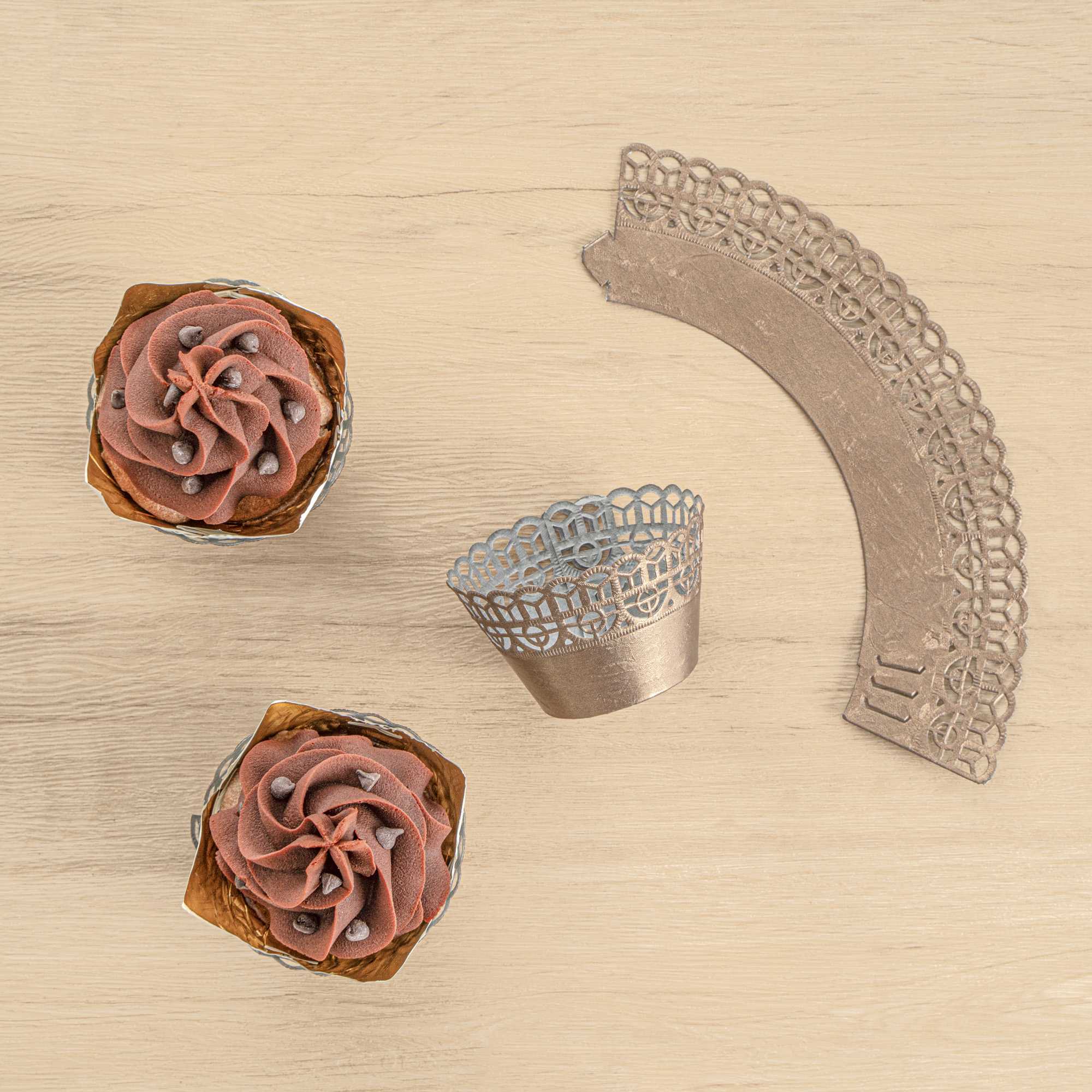 Bellissimo Round Cocoa Brown Paper Cupcake Wrap - 2 1/4" x 2 1/4" x 2" - 200 count box
