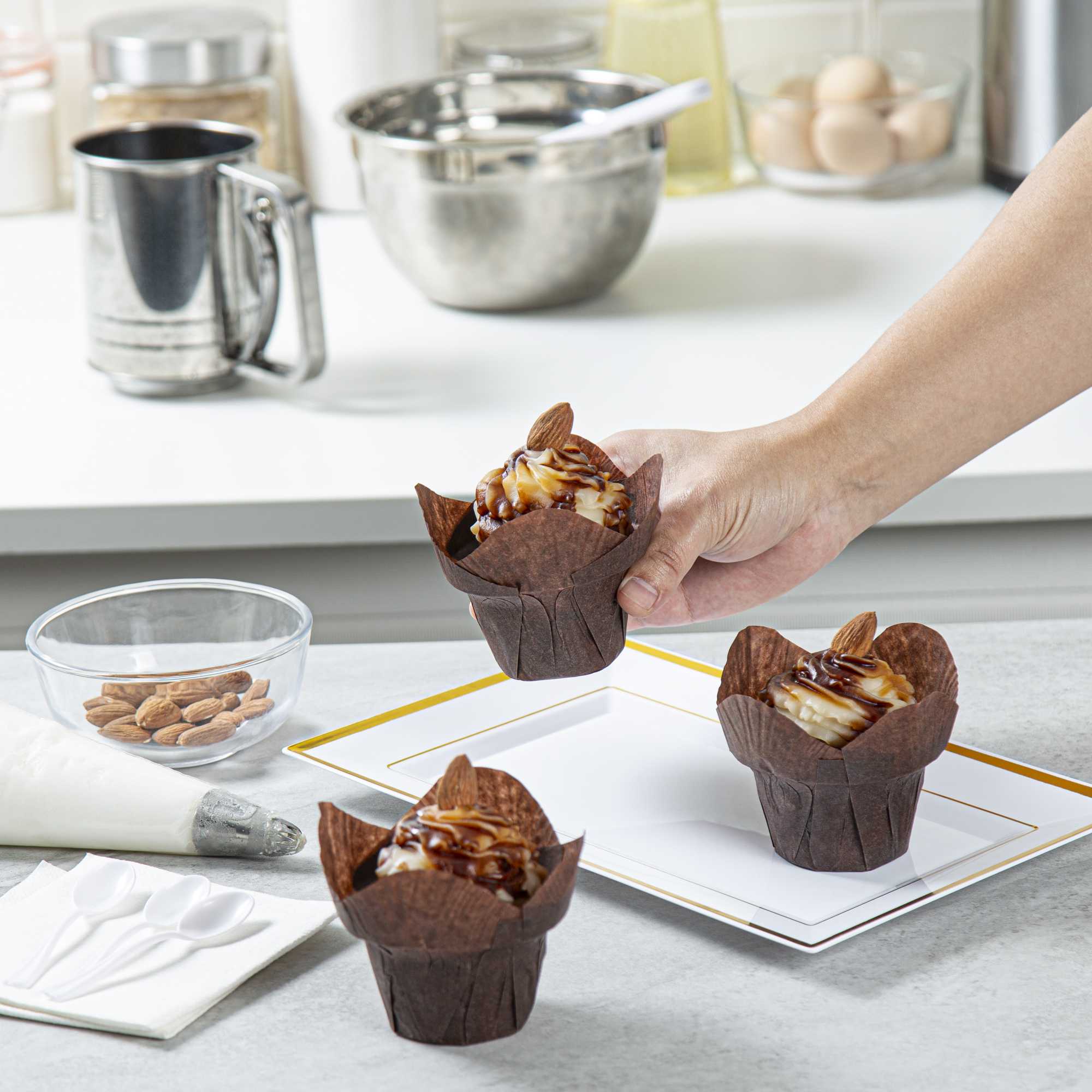 Panificio 6 oz Daffodil Brown Paper Baking Cup - Greaseproof - 3 1/4" x 3 1/4" x 3" - 200 count box