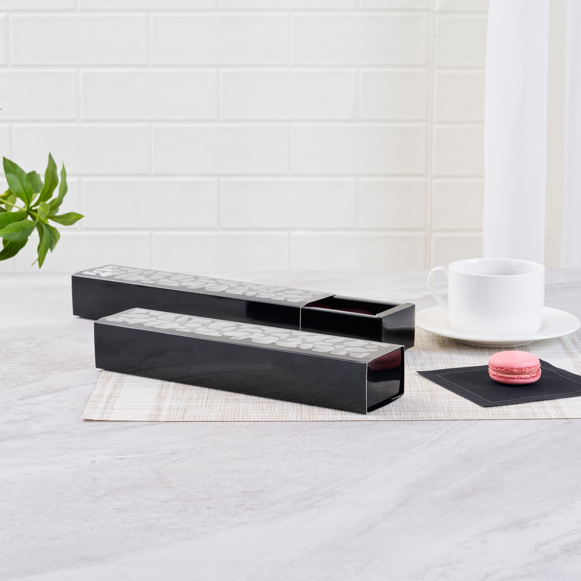 Sentiero Rectangle Black Paper Macaron Box - Holds 5 Macarons - 10" x 2 1/4" x 1 1/2" - 100 count box