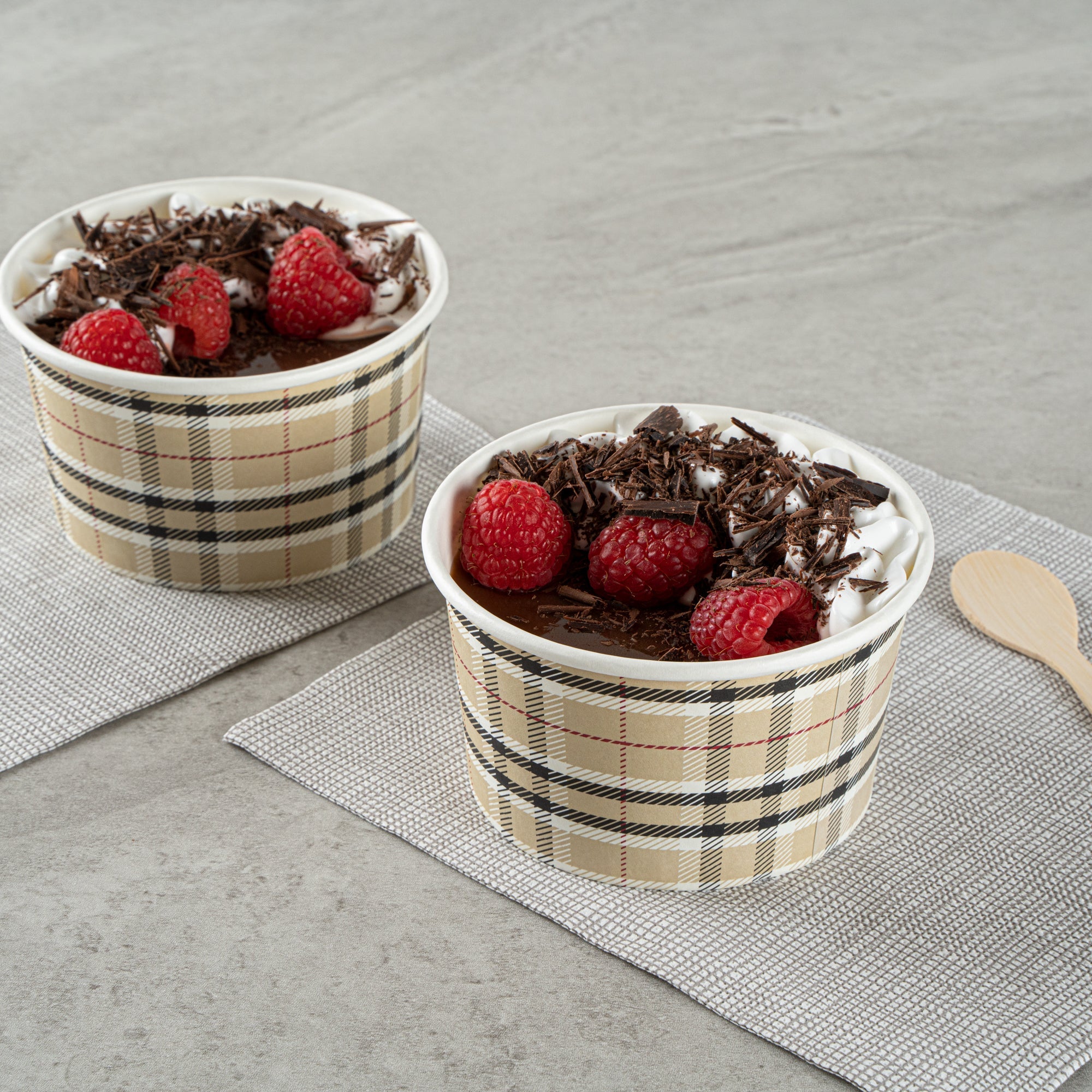 Coppetta 12 oz Round Plaid Paper To Go Cup - 4" x 4" x 2 1/4" - 200 count box
