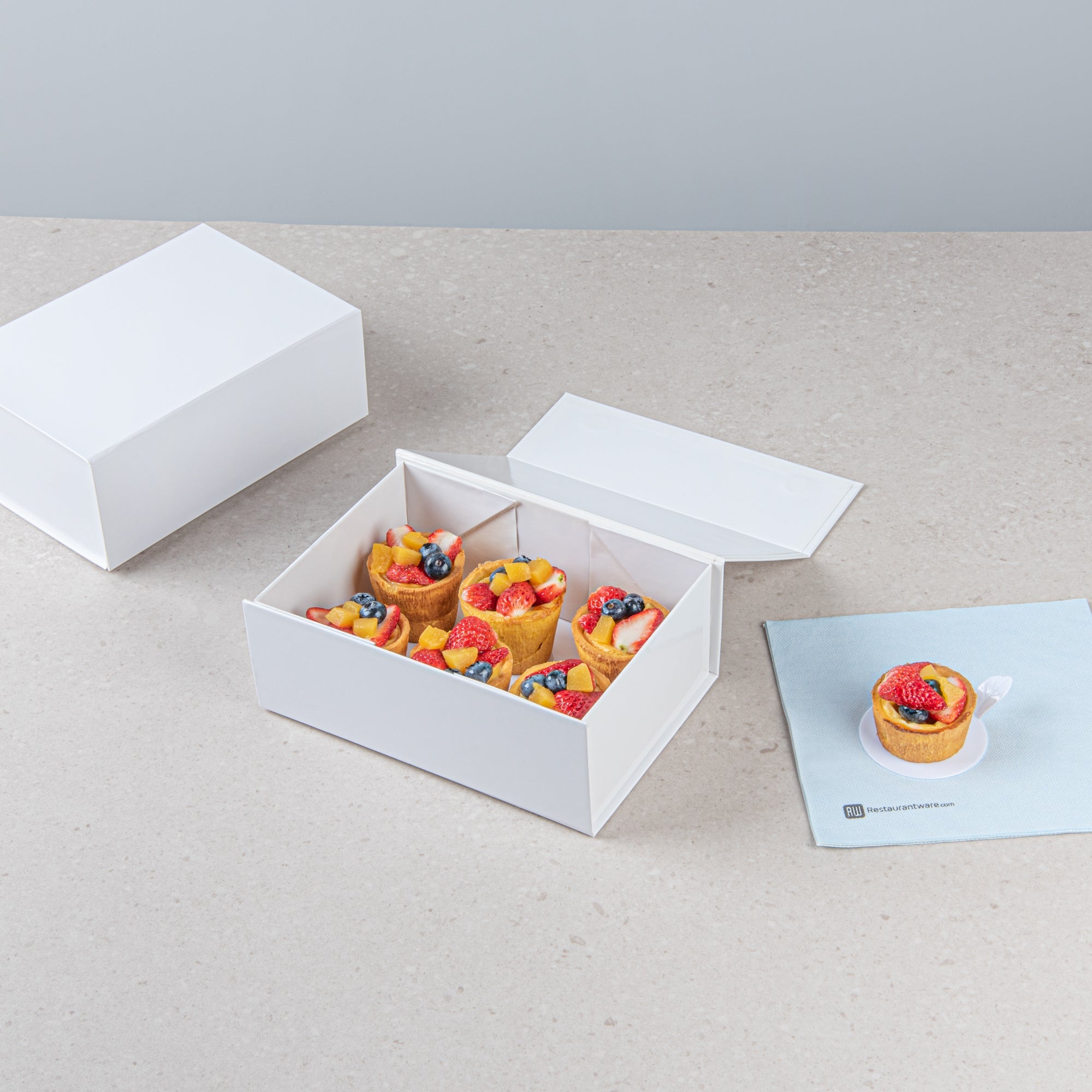 Cater Tek Rectangle White Paper Medium Tic Tac Box - Magnetic - 9" x 6" x 3 1/2" - 10 count box