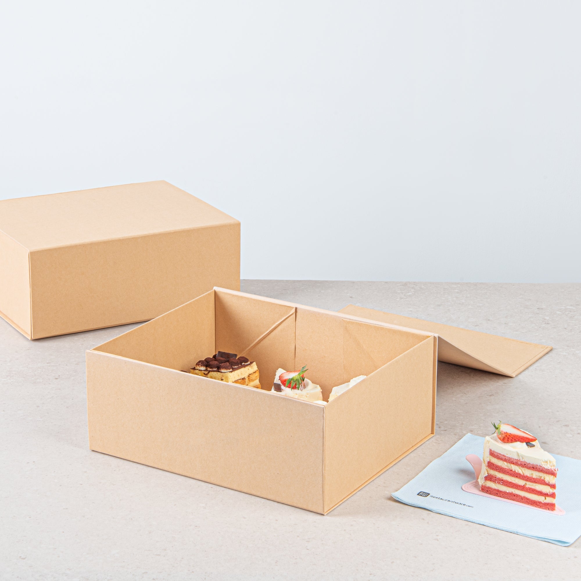Cater Tek Rectangle Kraft Paper Extra Large Tic Tac Box - Magnetic - 12" x 10" x 5" - 10 count box