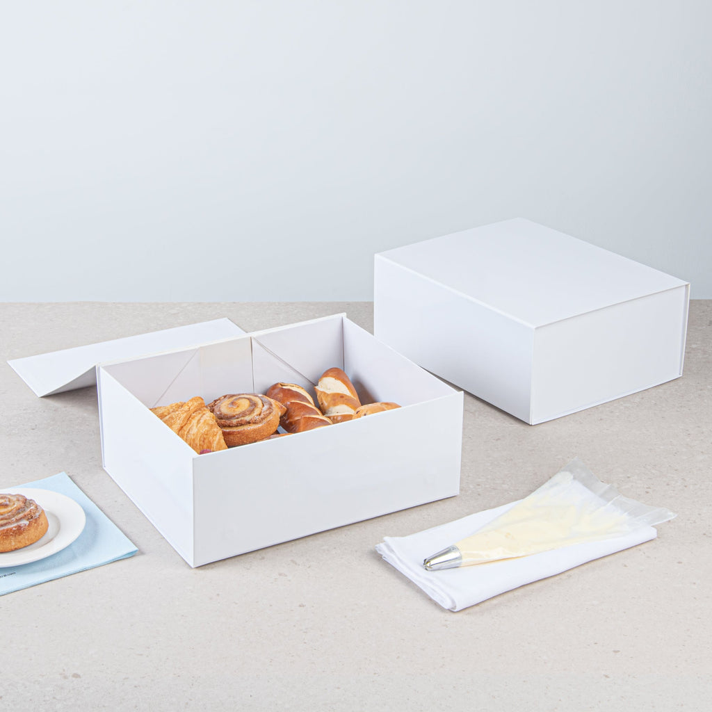 Cater Tek Rectangle White Paper Extra Large Tic Tac Box - Magnetic - 12" x 10" x 5" - 10 count box