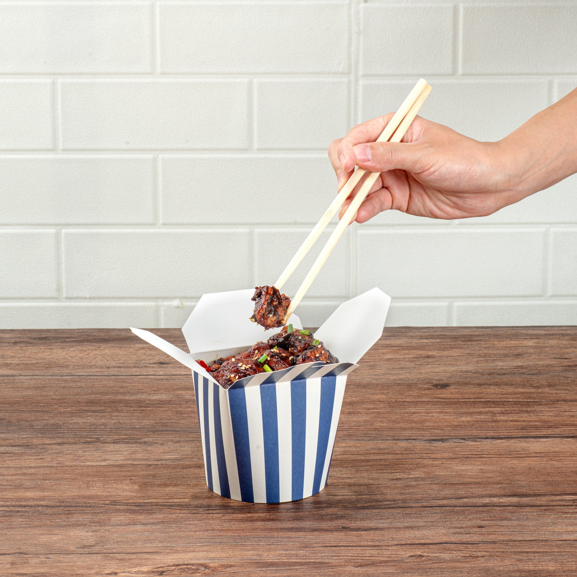 Bio Tek 26 oz Round Blue and White Stripe Paper Noodle Take Out Container - 4" x 3 1/2" x 3 3/4" - 200 count box