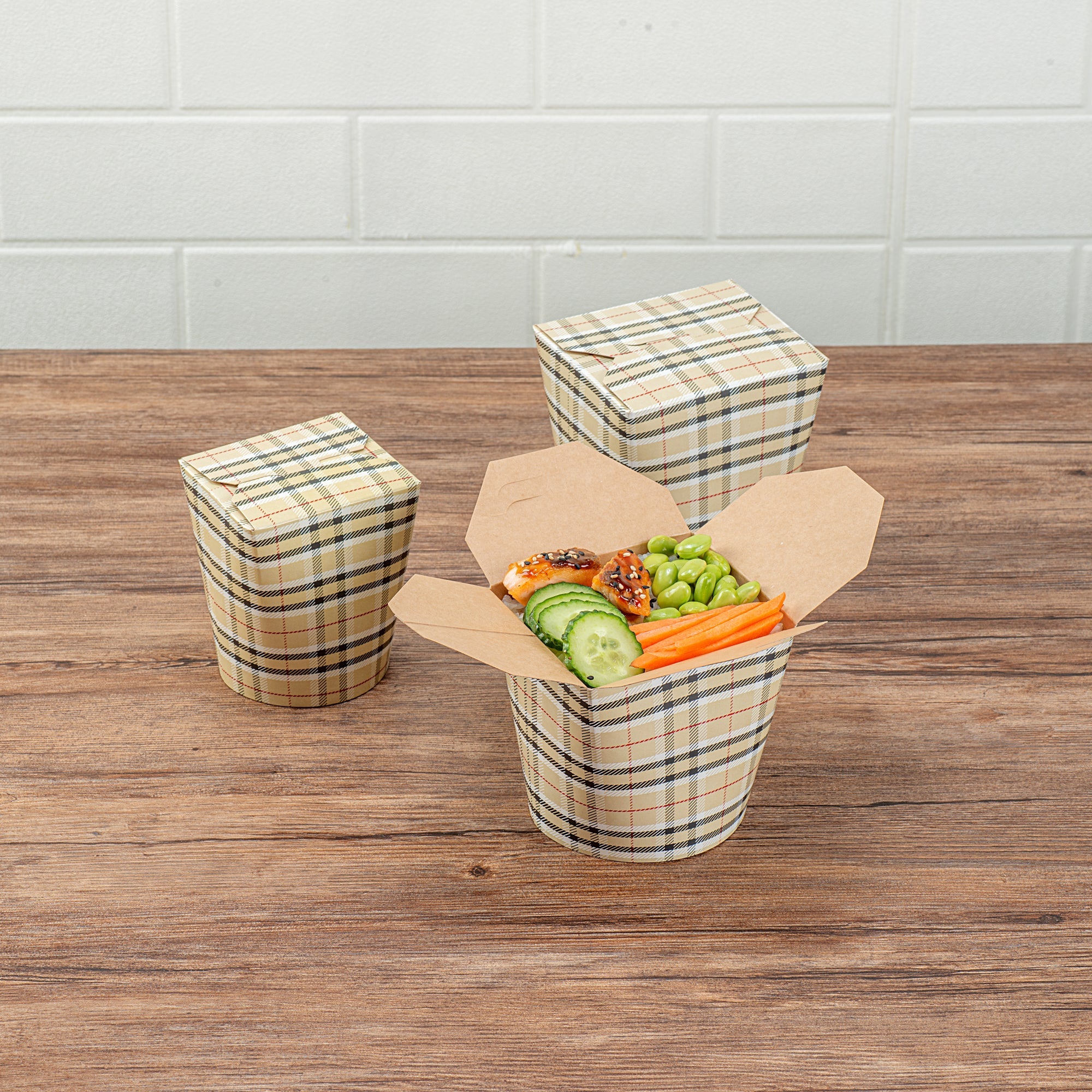Bio Tek 26 oz Round Plaid Paper Noodle Take Out Container - 4" x 3 1/2" x 3 3/4" - 200 count box