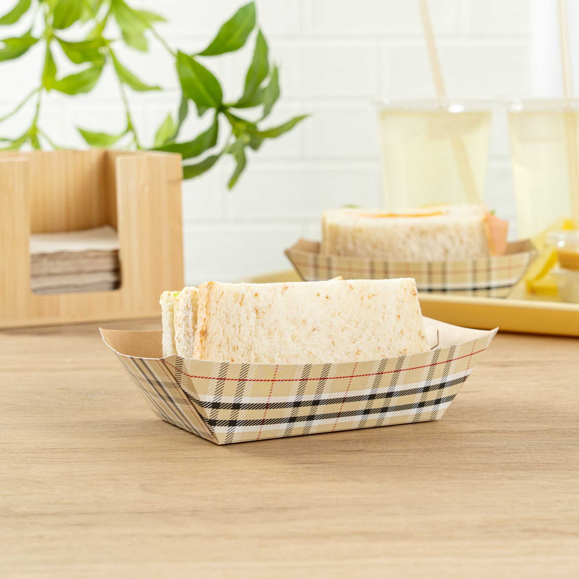 Bio Tek 1/2 lb Plaid Paper #50 Food Tray / Boat - 4 1/4" x 2 3/4" x 1 1/2" - 400 count box
