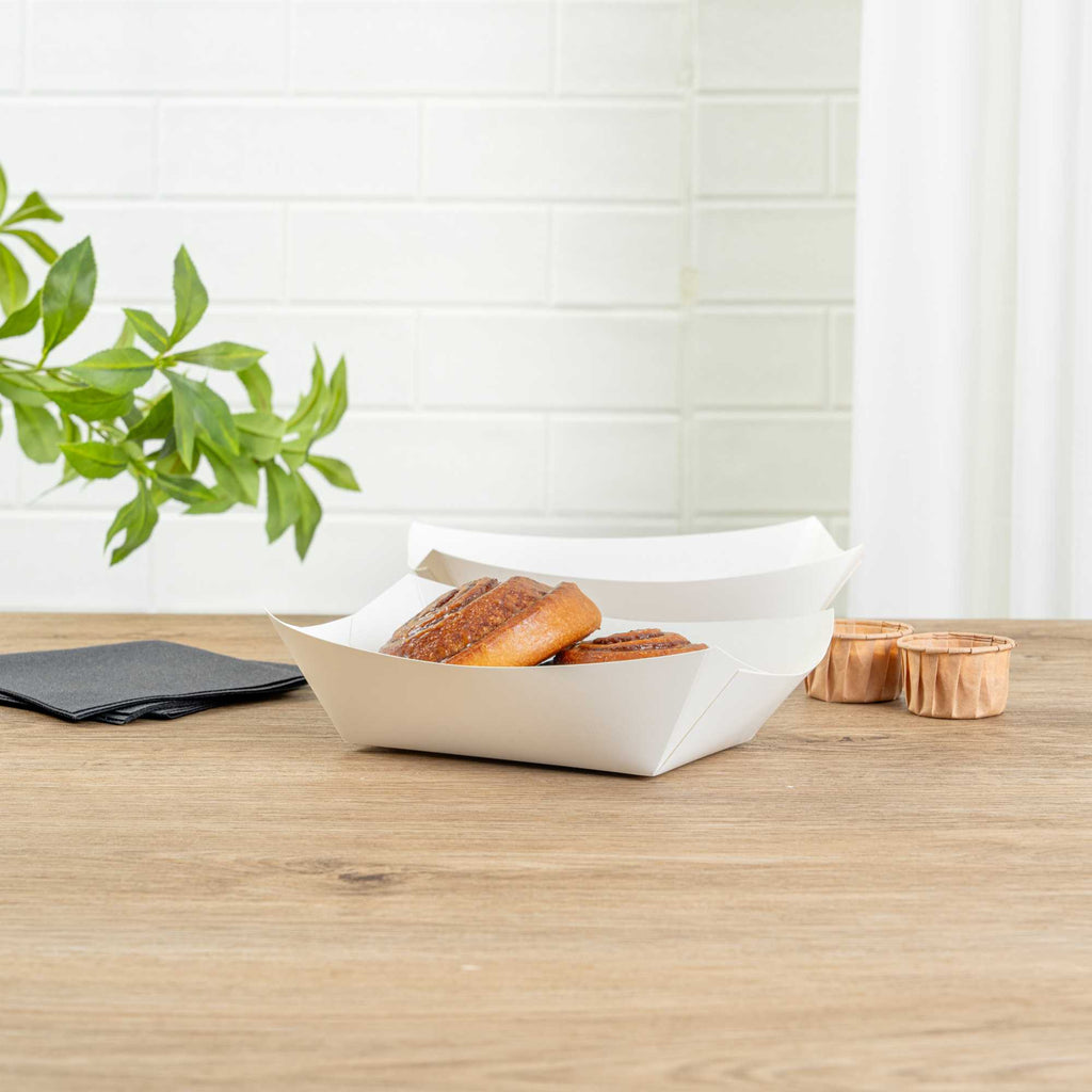 Bio Tek 1 lb White Paper #100 Food Tray / Boat - 5 1/2" x 3 1/2" x 2" - 50 count box