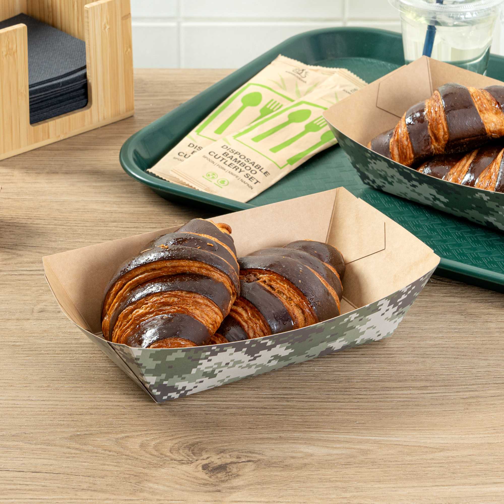 Bio Tek 2 lb Camouflage Paper #200 Food Tray / Boat - 6 1/2" x 3 3/4" x 2 1/4" - 50 count box