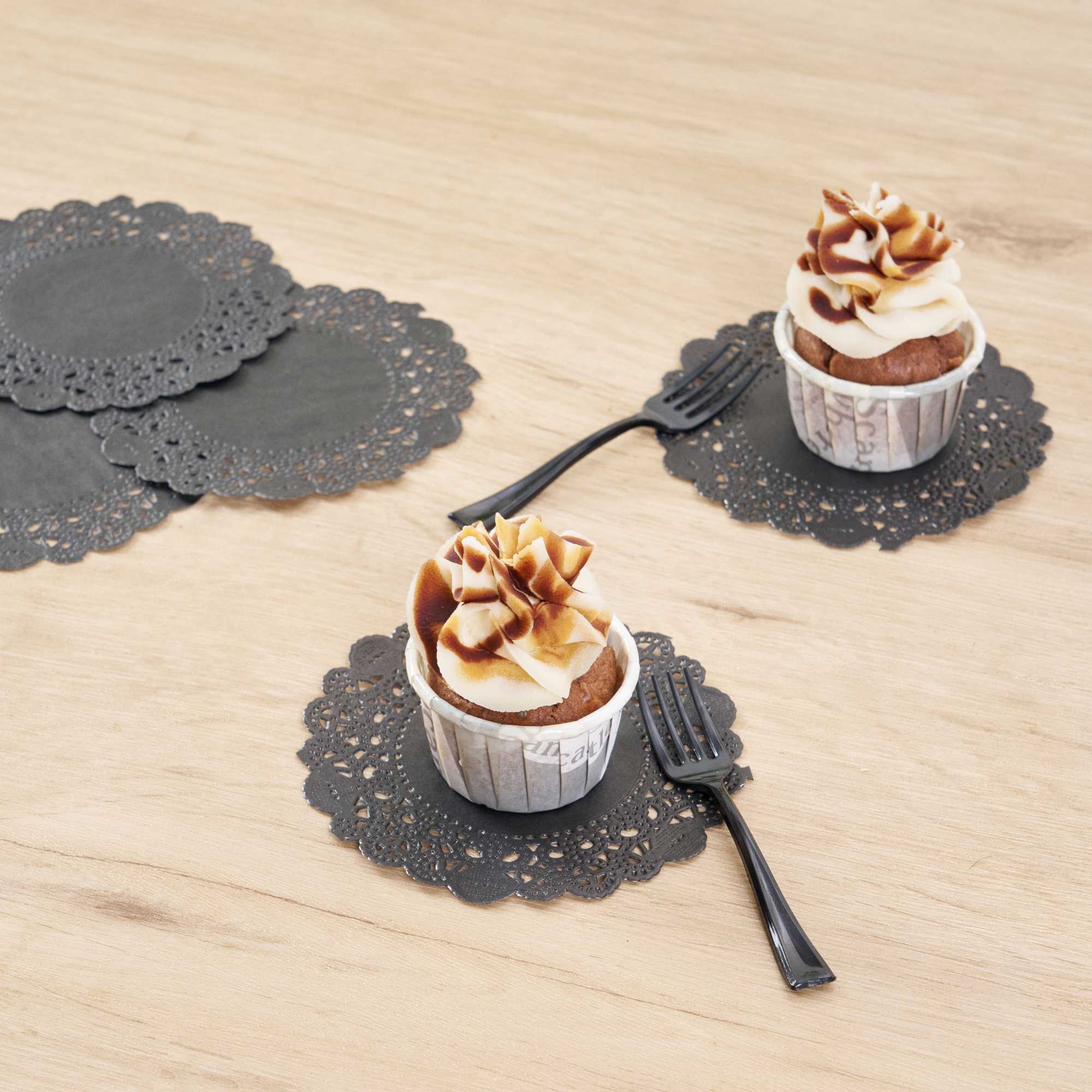 Pastry Tek Round Black Paper Doilies - Lace - 4" x 4" - 100 count box