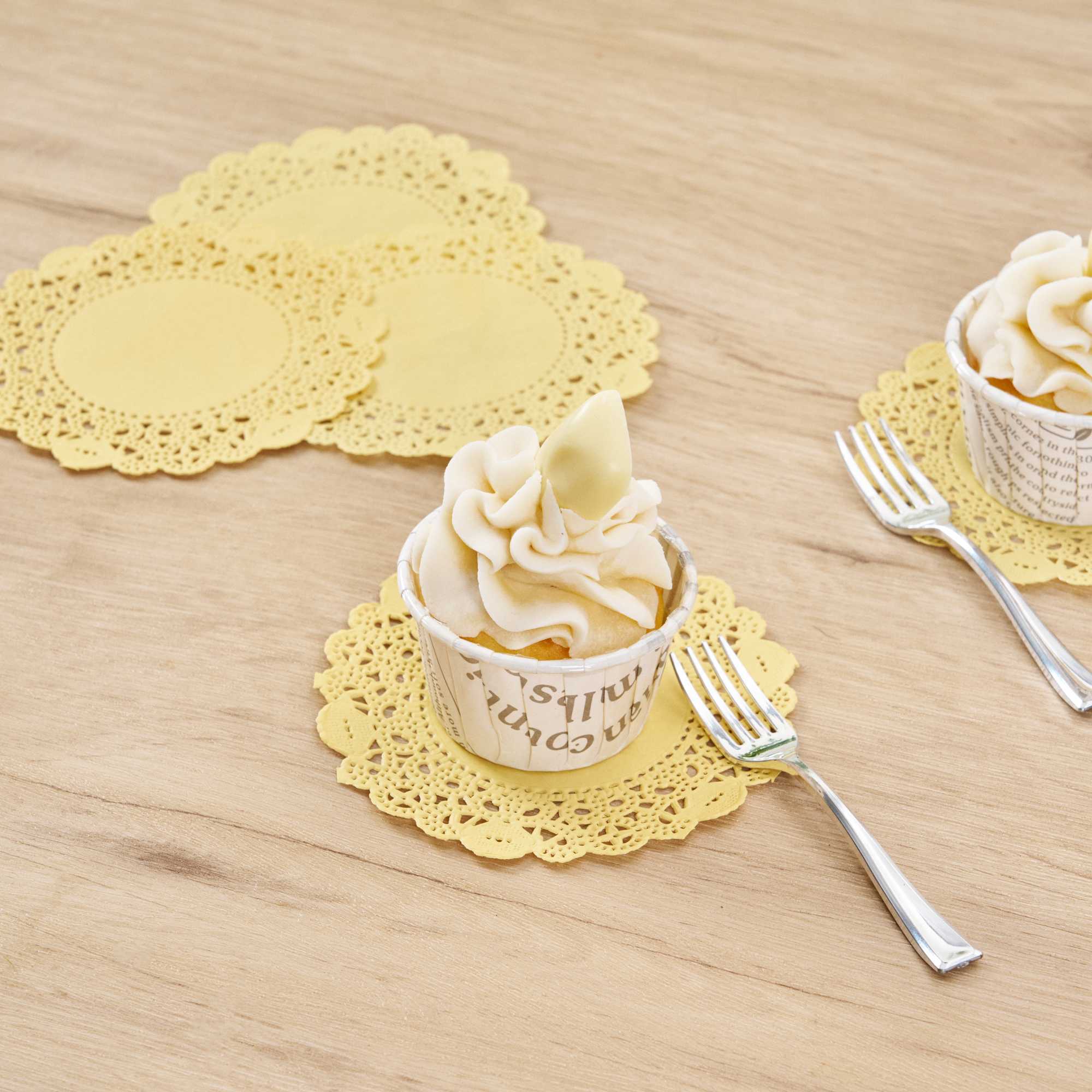 Pastry Tek Round Yellow Paper Doilies - Lace - 4" x 4" - 100 count box