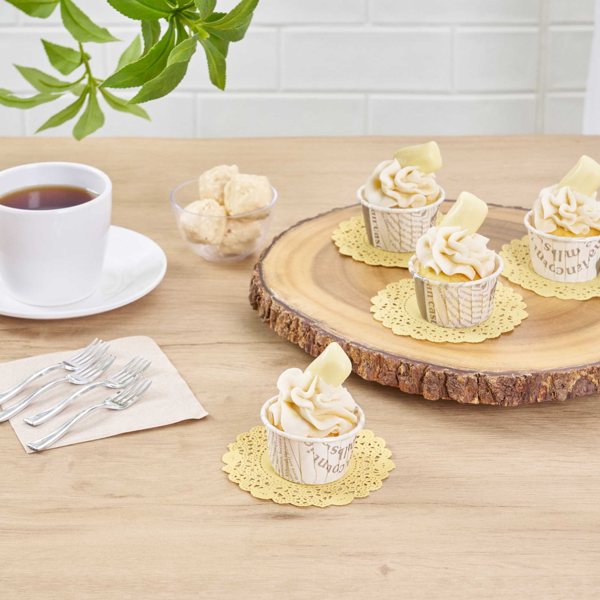Pastry Tek Round Yellow Paper Doilies - Lace - 4" x 4" - 100 count box