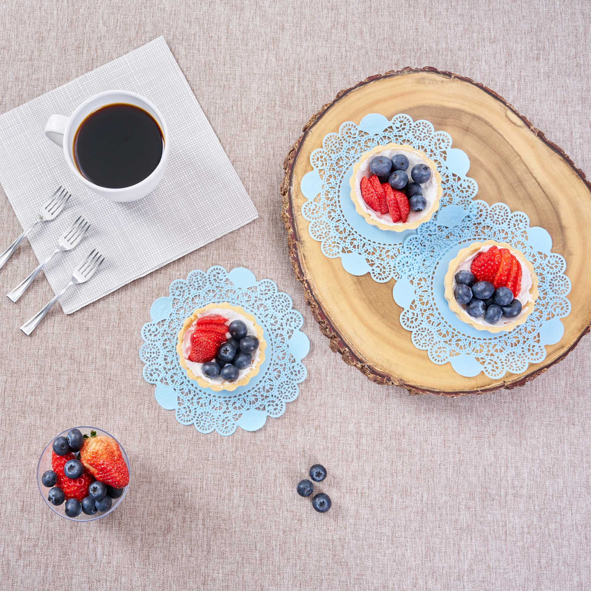 Pastry Tek Round Sky Blue Paper Doilies - Lace - 6" x 6" - 100 count box