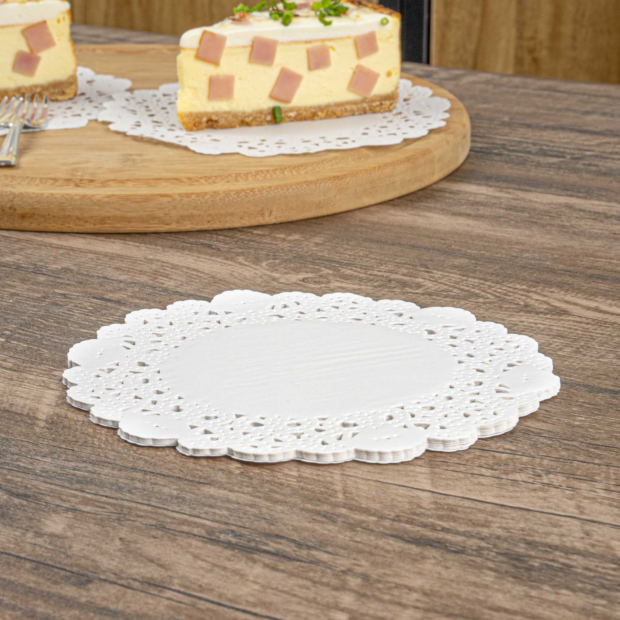 Pastry Tek Round White Paper Doilies - Lace - 6" x 6" - 100 count box