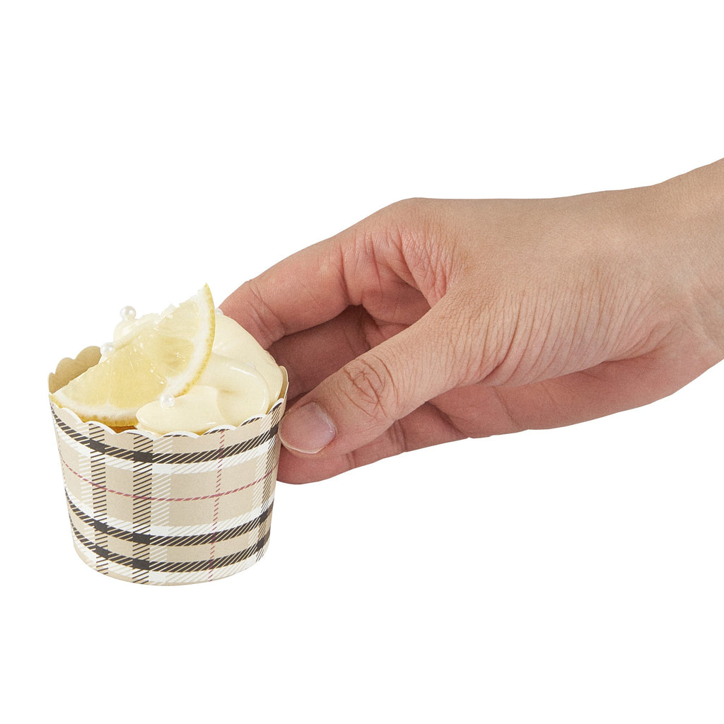 Panificio 3 oz Round Plaid Paper Mini Baking Cup - Scalloped - 2 1/2" x 2 1/2" x 1 3/4" - 200 count box