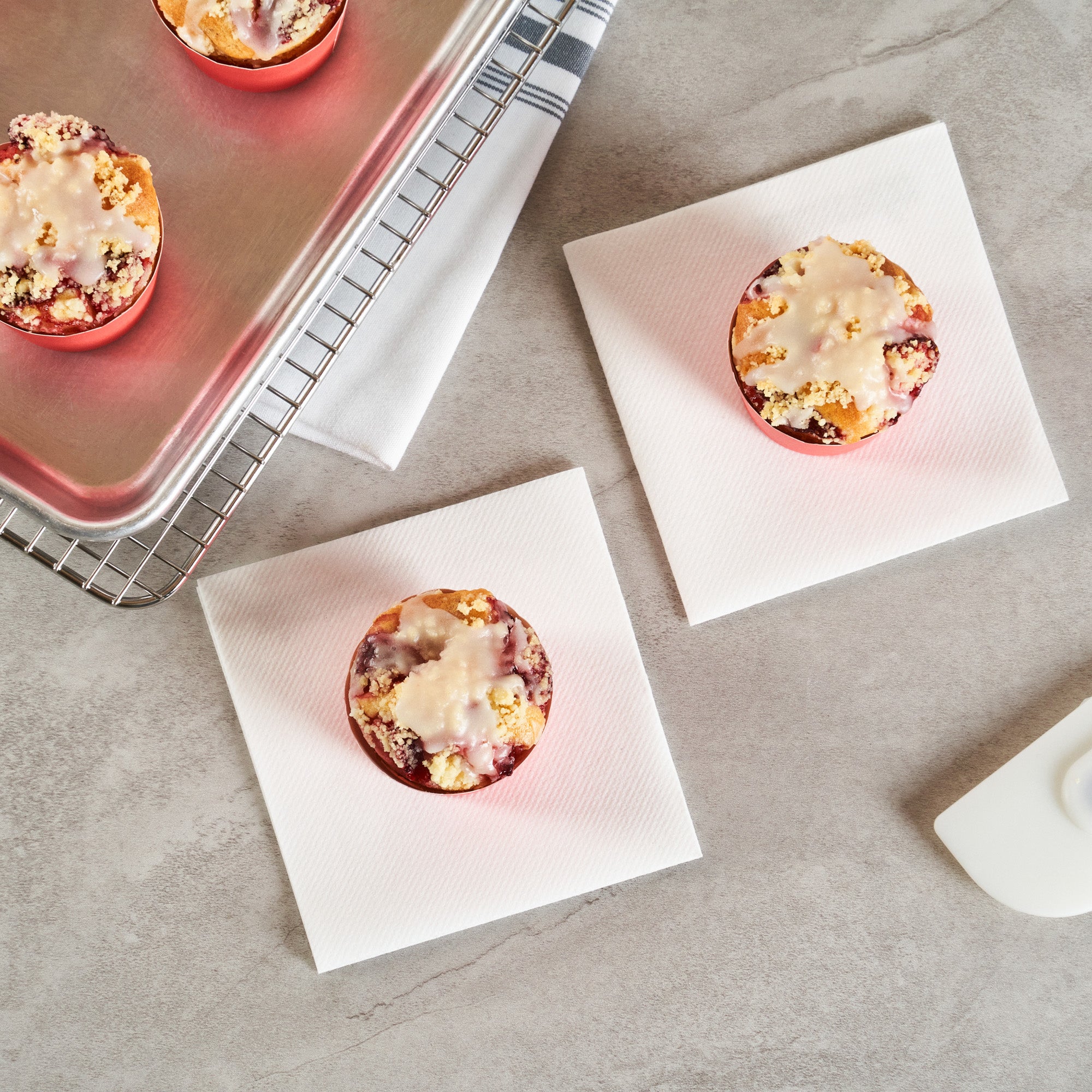 Panificio 3 oz Round Red Paper Mini Baking Cup - Scalloped - 2 1/2" x 2 1/2" x 1 3/4" - 200 count box
