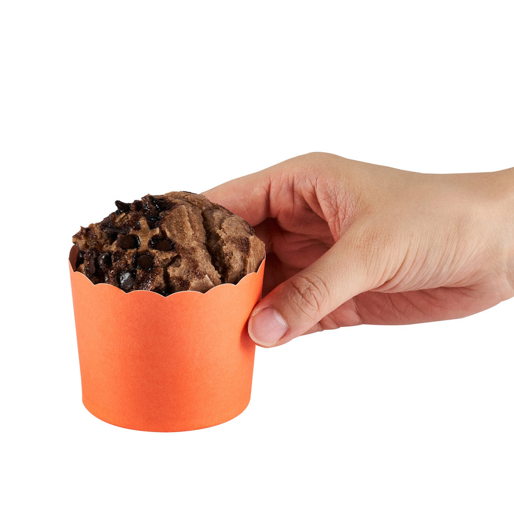 Panificio 6 oz Round Tangerine Paper Classic Baking Cup - Scalloped - 2 3/4" x 2 3/4" x 2 1/4" - 200 count box