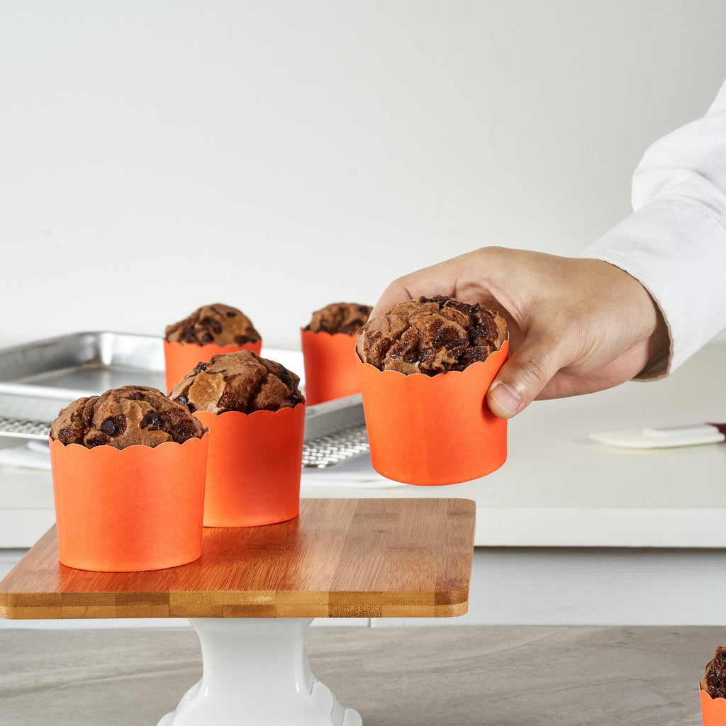 Panificio 6 oz Round Tangerine Paper Classic Baking Cup - Scalloped - 2 3/4" x 2 3/4" x 2 1/4" - 200 count box