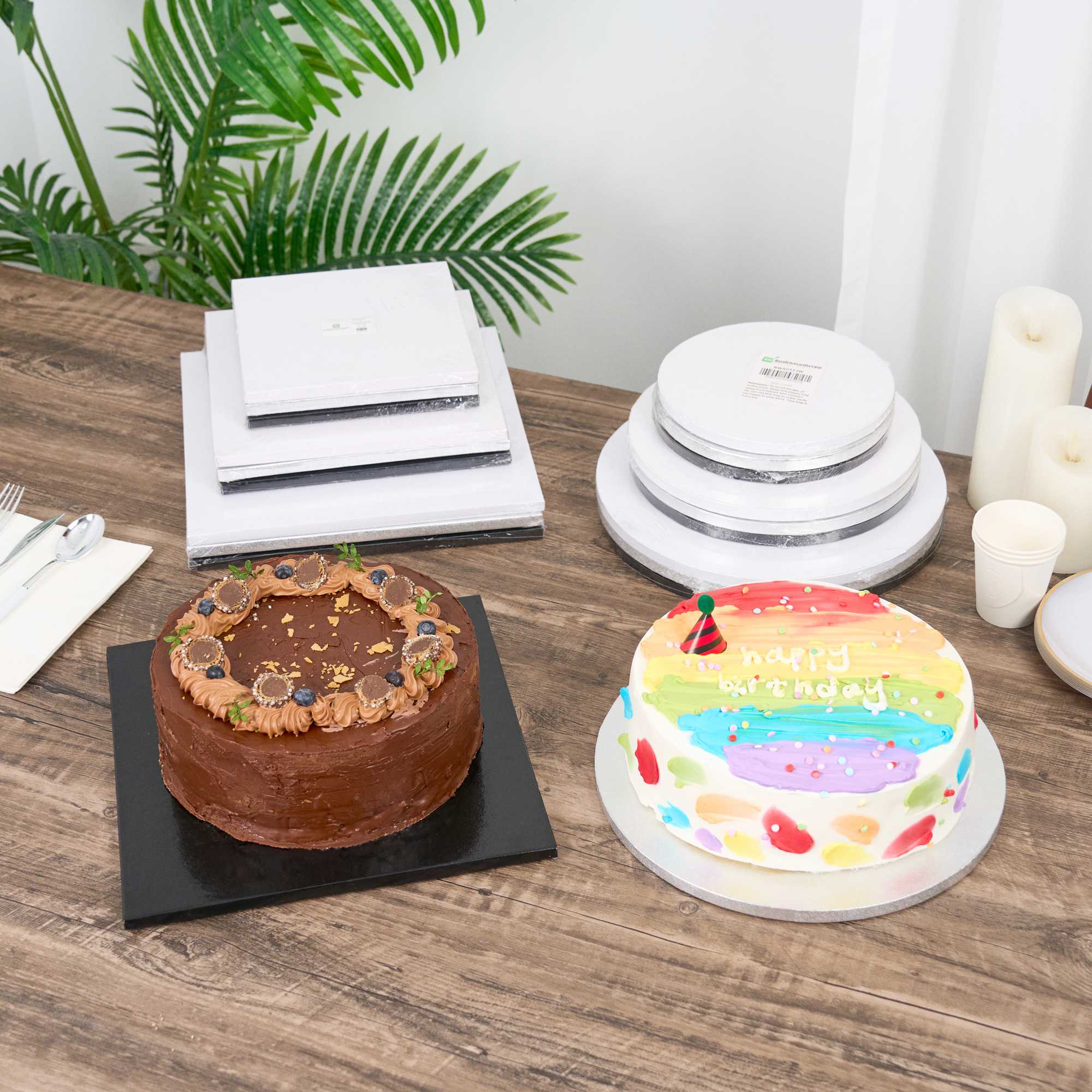 Pastry Tek Square Black Cardboard Cake Drum Board - Covered Edge - 8" x 8" x 1/2" - 1 count box