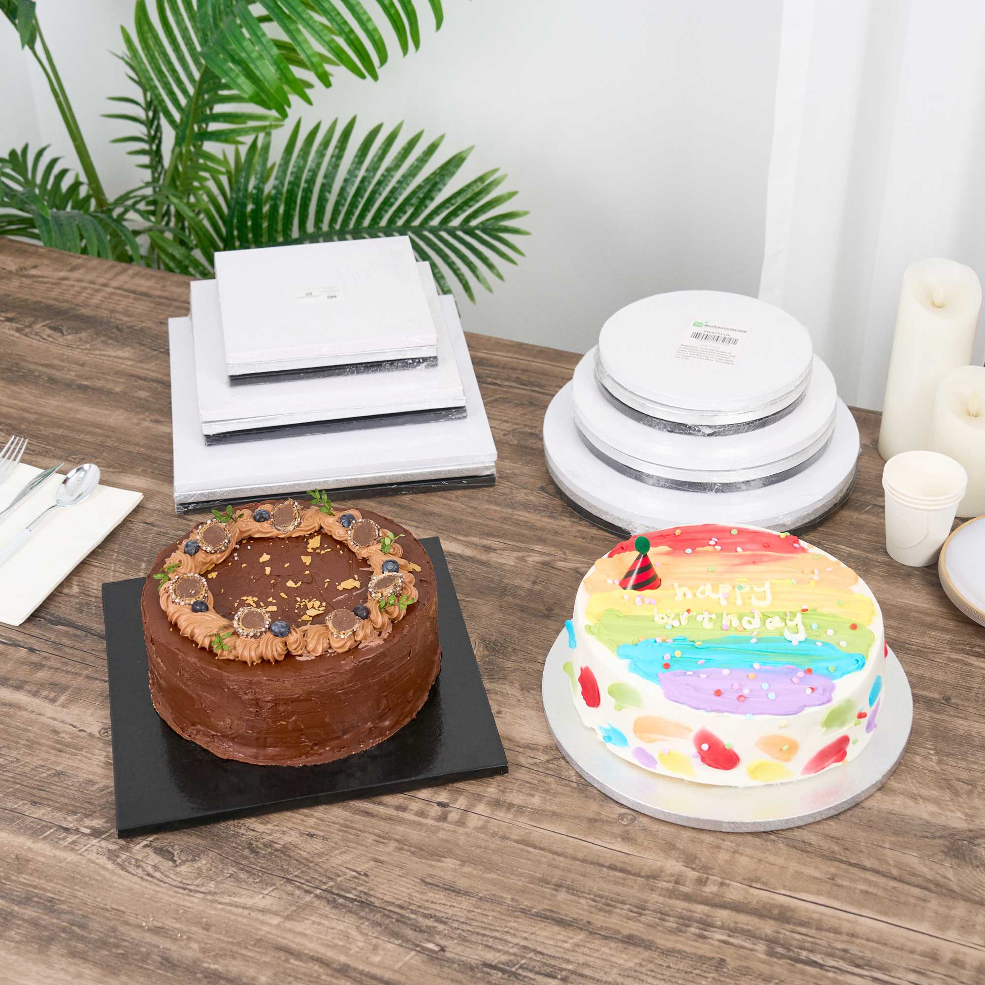 Pastry Tek Square Metallic Silver Cardboard Cake Drum Board - Covered Edge - 10" x 10" x 1/2" - 1 count box