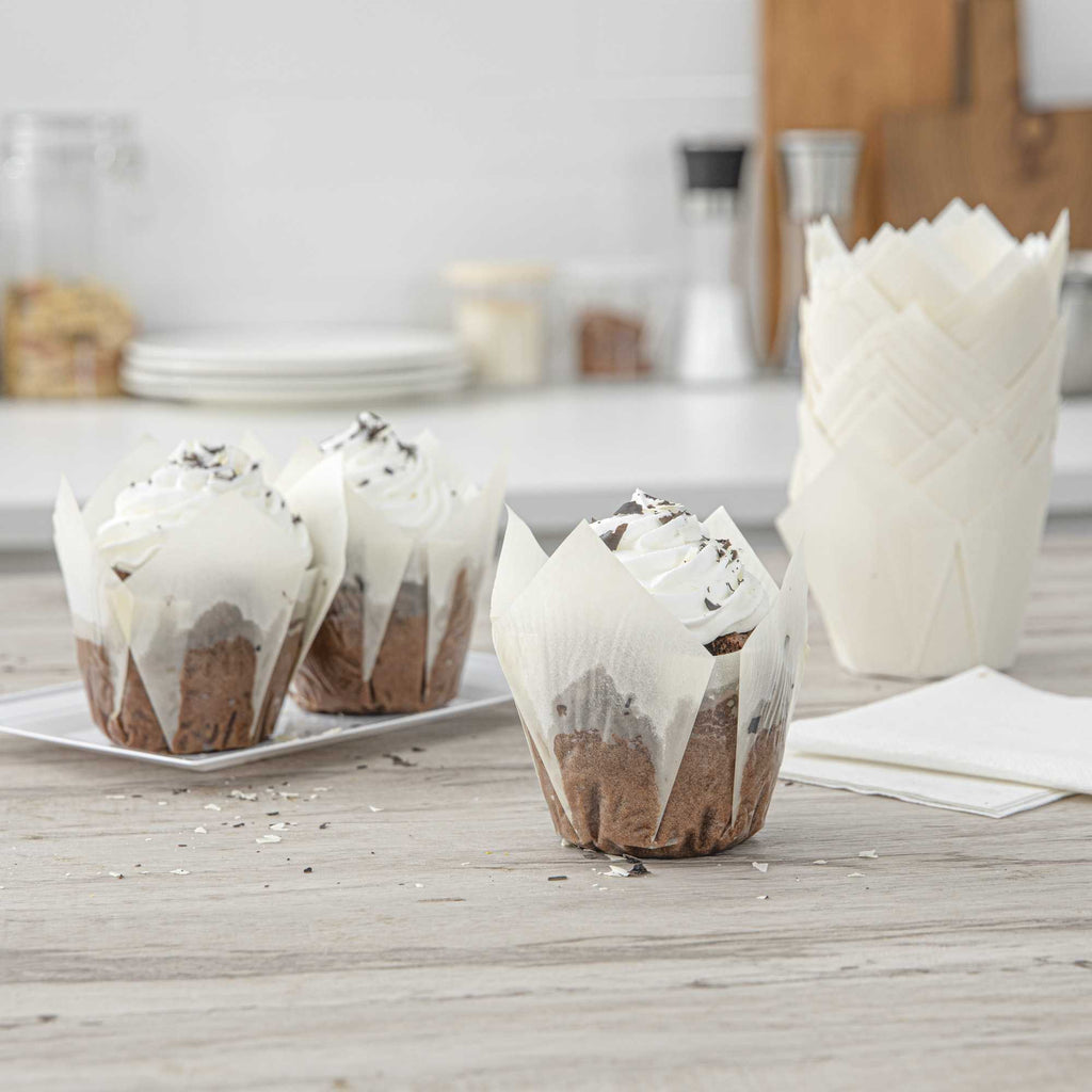 Panificio 4 oz White Paper Tulip Baking Cup - Greaseproof - 3 1/2" x 3 1/2" x 3 1/2" - 200 count box
