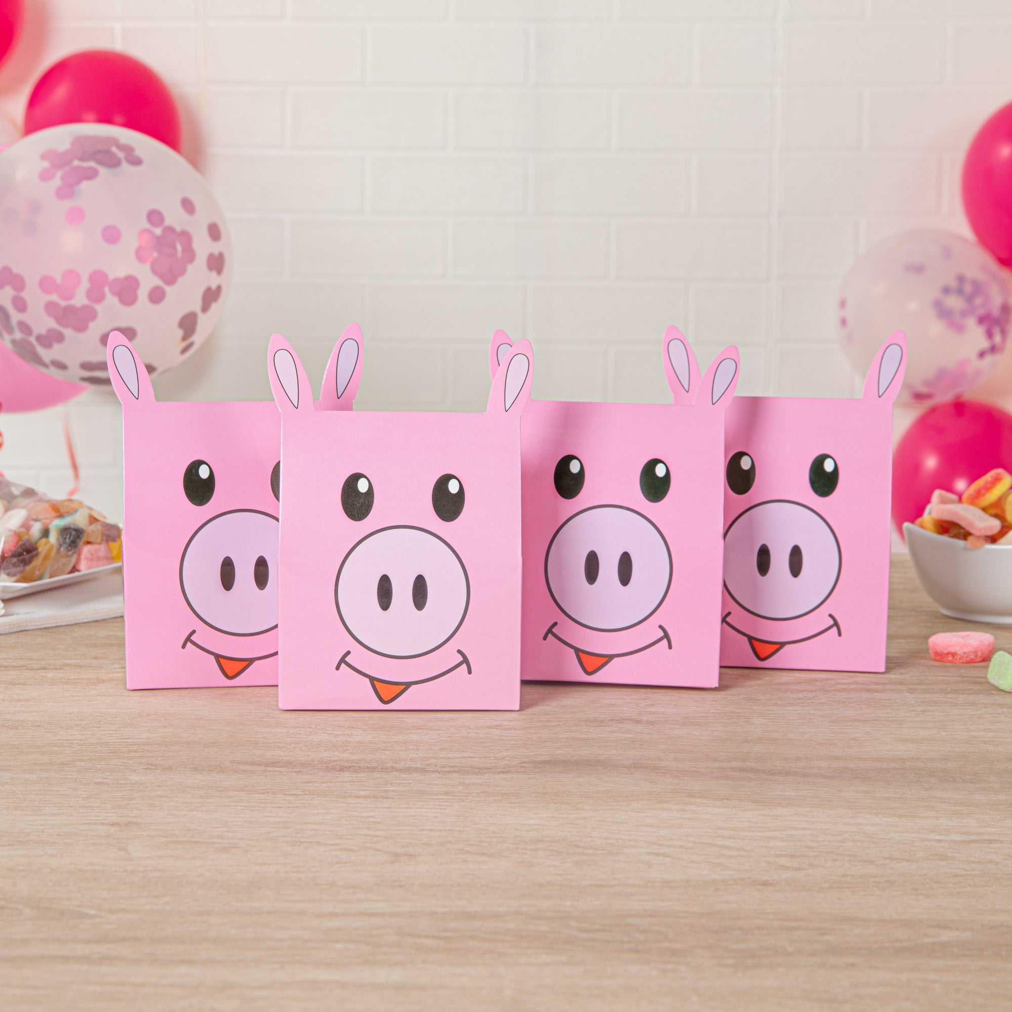 Pastry Tek Paper Happy Pig Candy and Gift Box - 4" x 2" x 5" - 100 count box