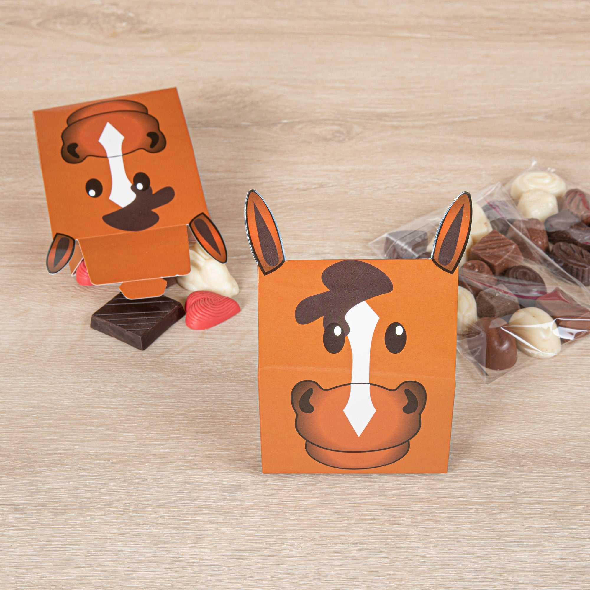 Pastry Tek Paper Happy Pony Candy and Gift Box - 4" x 2" x 5" - 100 count box
