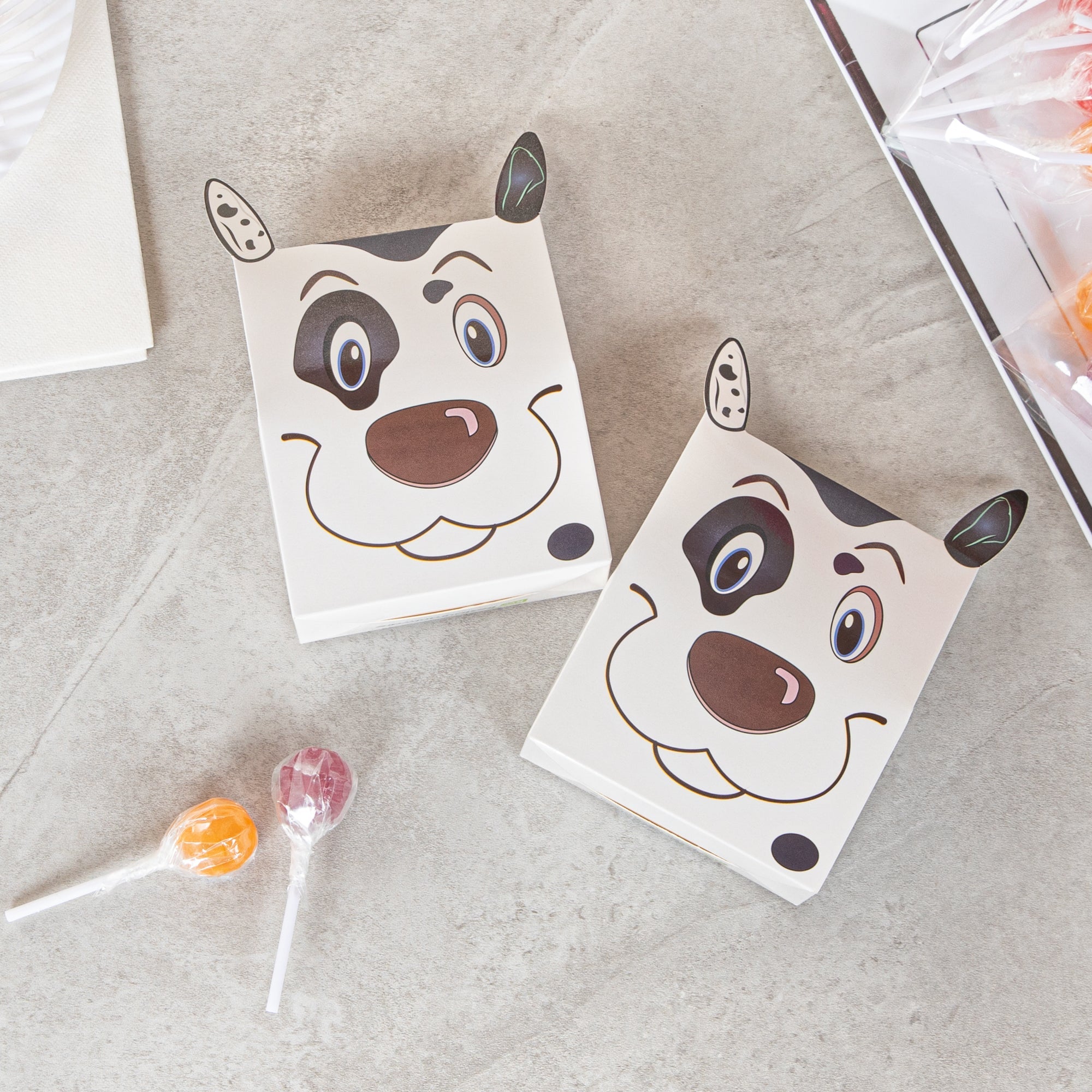 Pastry Tek Paper Happy Spotted Dog Candy and Gift Box - 4" x 2" x 5" - 100 count box