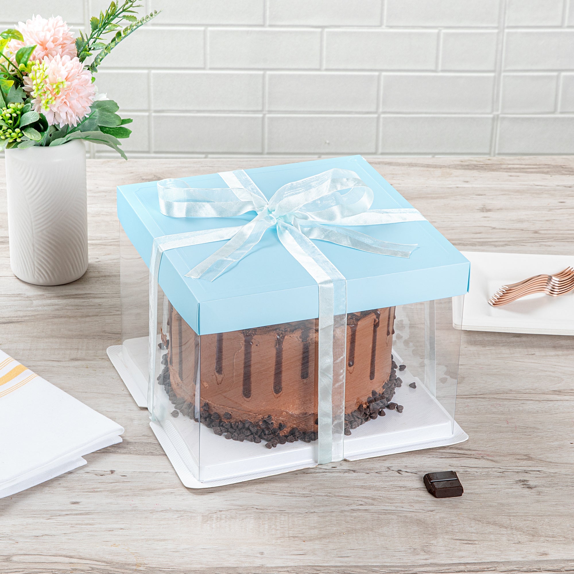 Sweet Vision Square Clear Plastic Cake Box - Blue Lid and White Base, Blue Ribbon - 8 1/2" x 8 1/2" x 6 3/4" - 10 count box