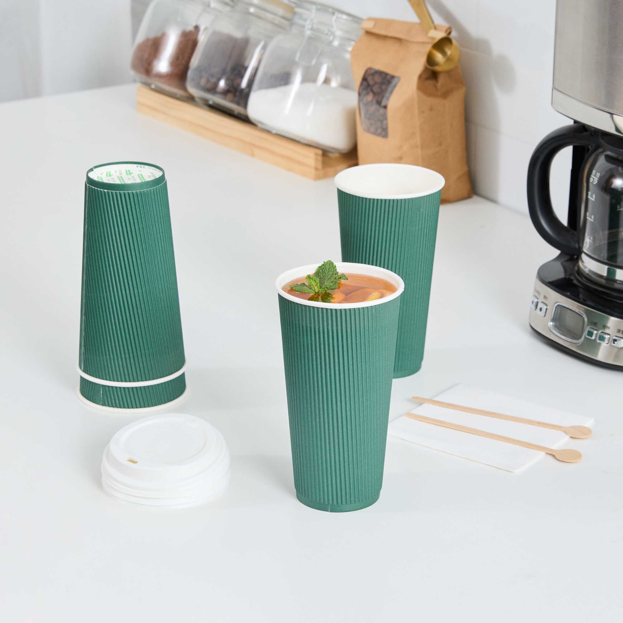 Restpresso 20 oz Forest Green Paper Coffee Cup - Ripple Wall - 3 1/2" x 3 1/2" x 6 1/4" - 10 count box