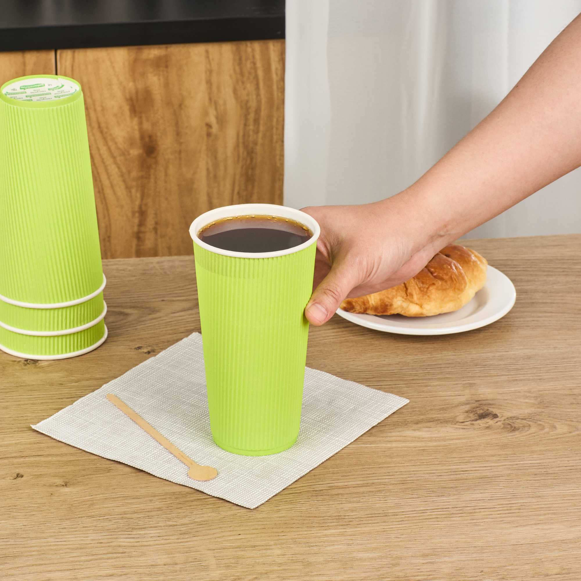Restpresso 20 oz Eco Green Paper Coffee Cup - Ripple Wall - 3 1/2" x 3 1/2" x 6 1/4" - 10 count box