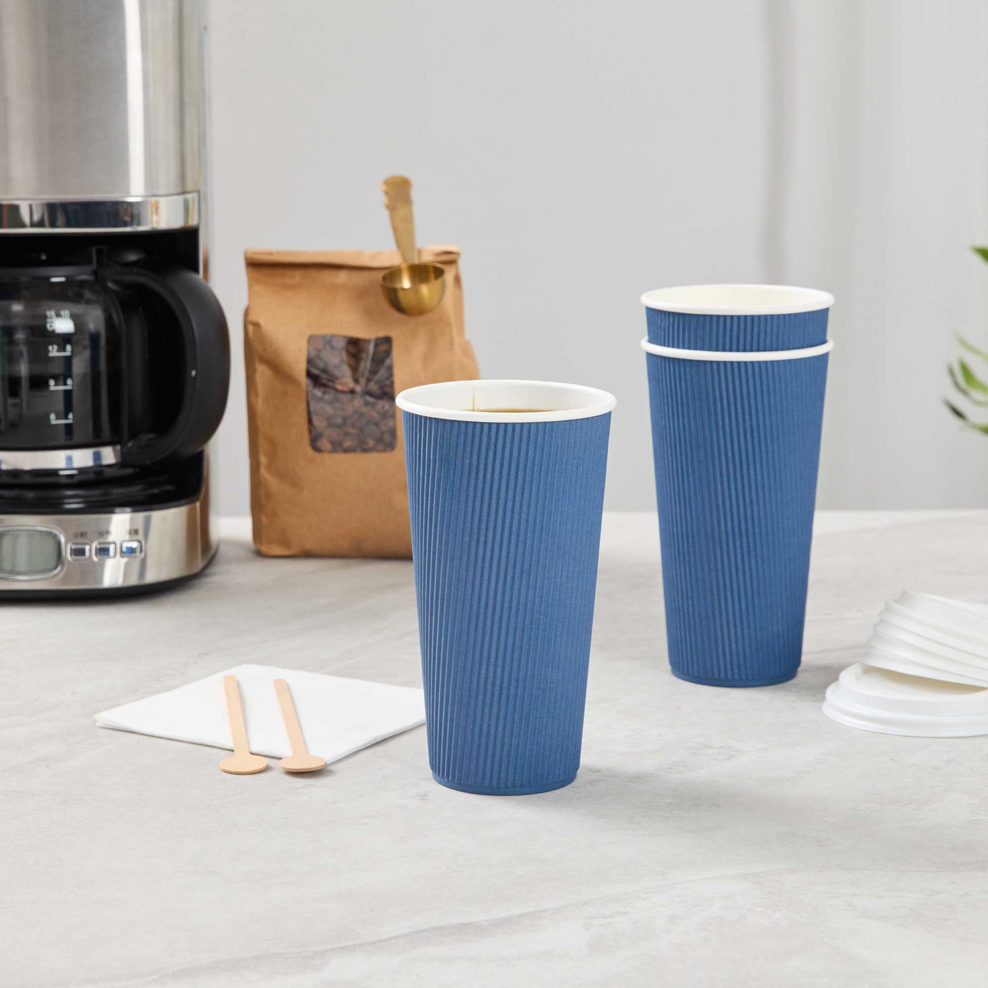 Restpresso 20 oz Midnight Blue Paper Coffee Cup - Ripple Wall - 3 1/2" x 3 1/2" x 6 1/4" - 10 count box