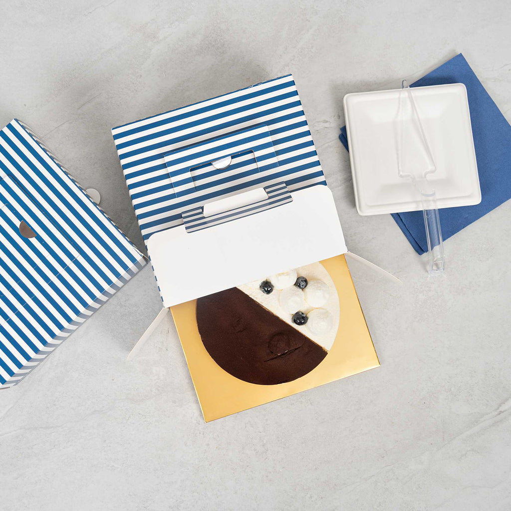 Cater Tek Square Blue and White Stripe Paper Cake / Take Out Container - with Pop-Up Handle, Window - 9" x 9" x 3 1/2" - 50 count box