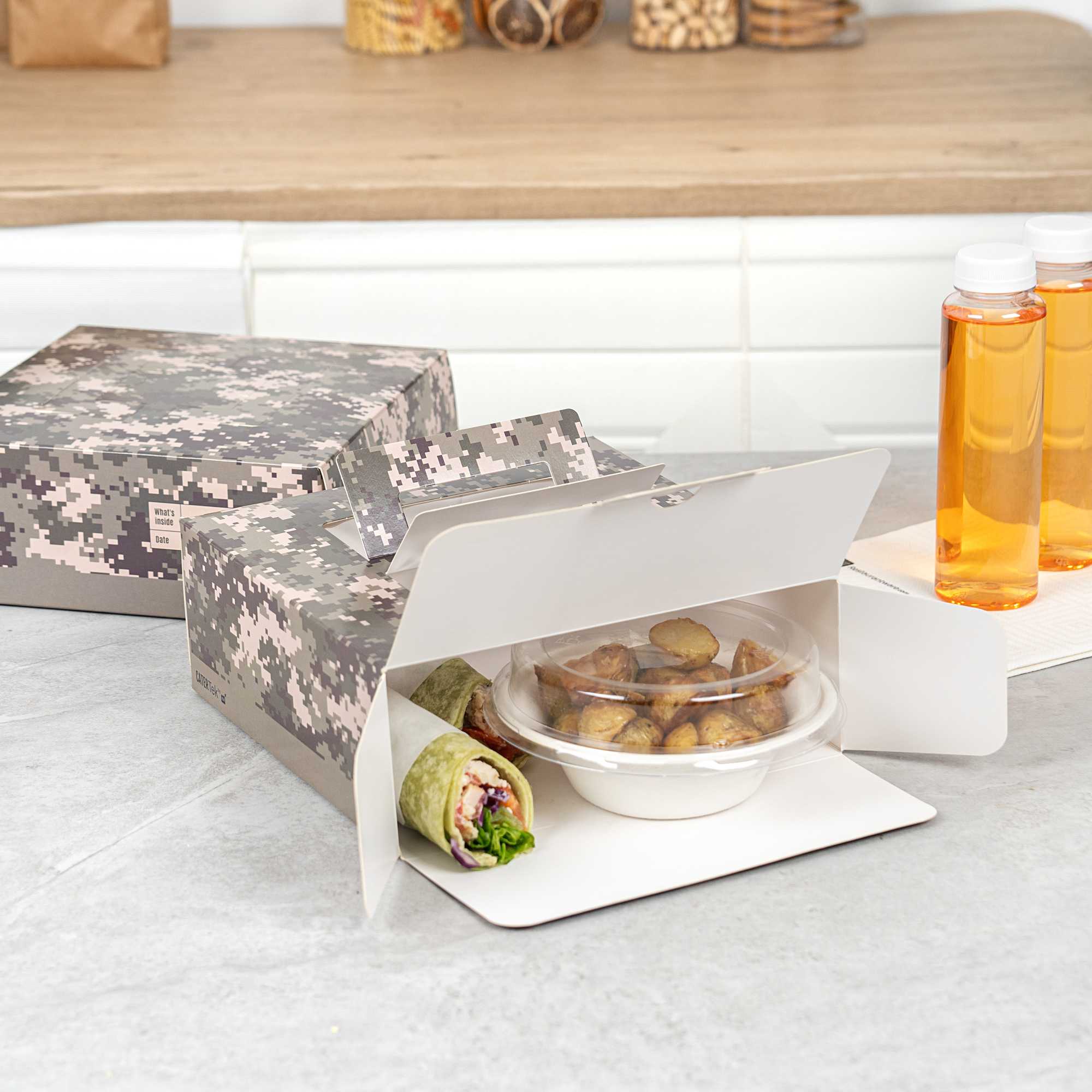 Cater Tek Square Camouflage Paper Cake / Take Out Container - with Pop-Up Handle, Window - 9" x 9" x 3 1/2" - 50 count box