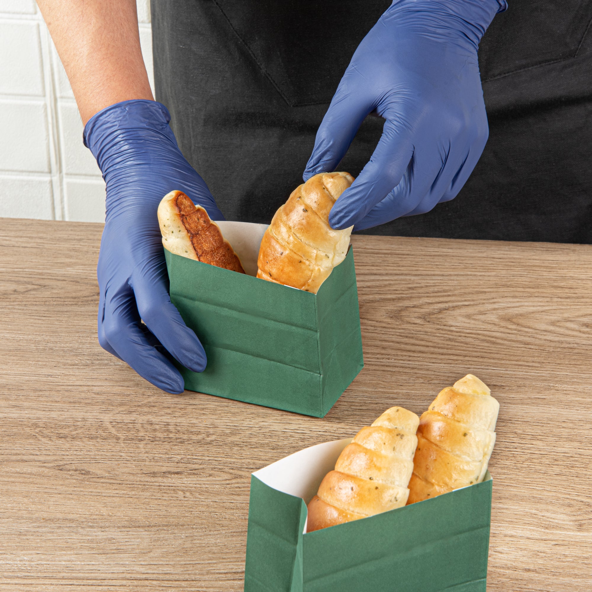 Bag Tek Forest Green Paper Large Snack Bag - 4 1/4" x 2 1/2" x 3 3/4" - 100 count box