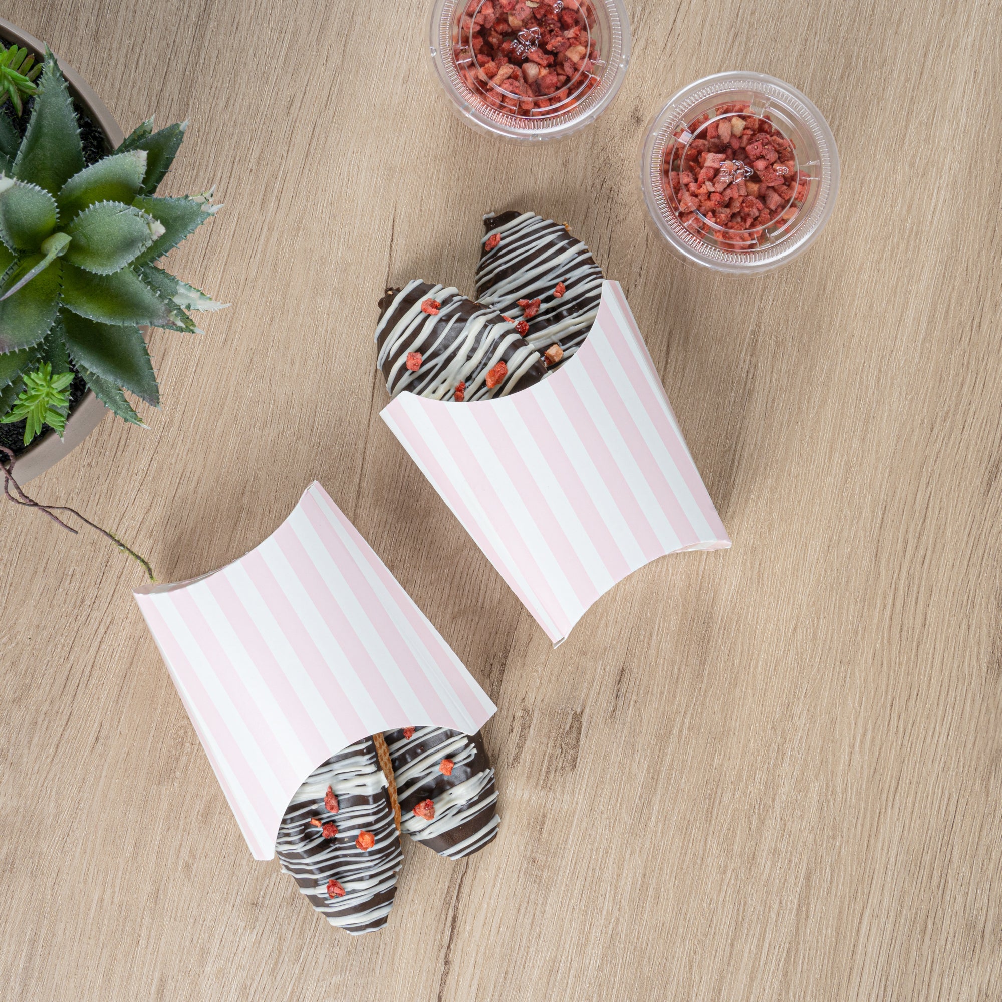 Bio Tek 2 oz Pink and White Stripe Paper Fry Cup / Snack Container - 4" x 2 3/4" x 3 1/2" - 100 count box