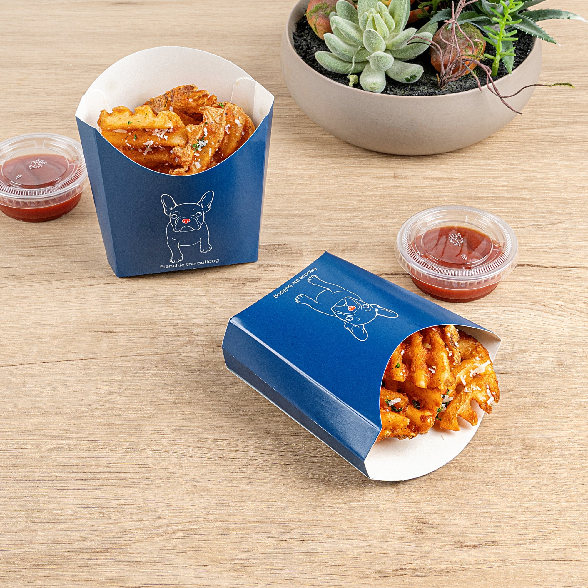 Bio Tek 3 oz Frenchie Paper Fry Cup / Snack Container - 4 1/2" x 3 1/4" x 3 3/4" - 100 count box
