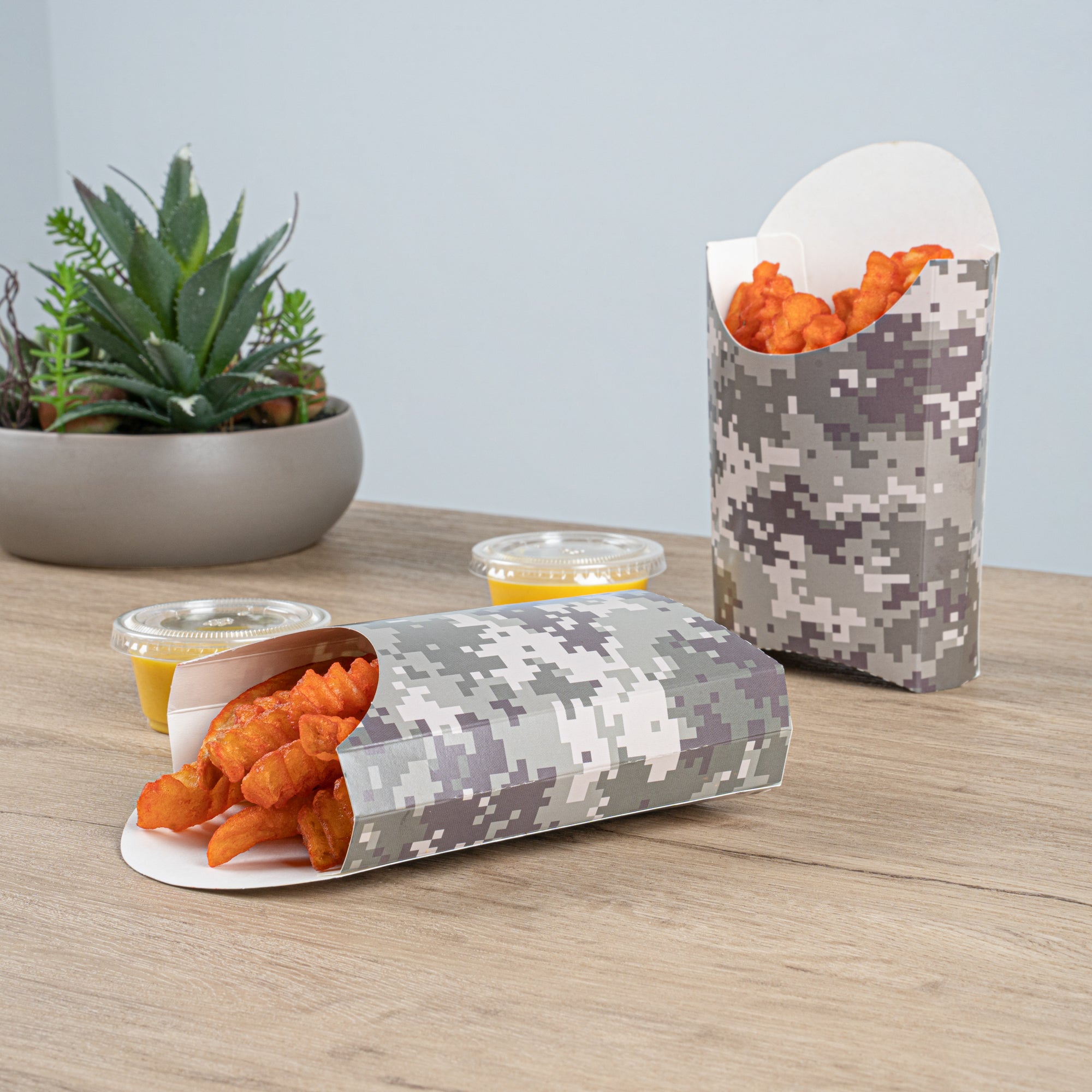 Bio Tek 4 oz Camouflage Paper Fry Cup / Snack Container - 4 3/4" x 3 1/2" x 5" - 100 count box