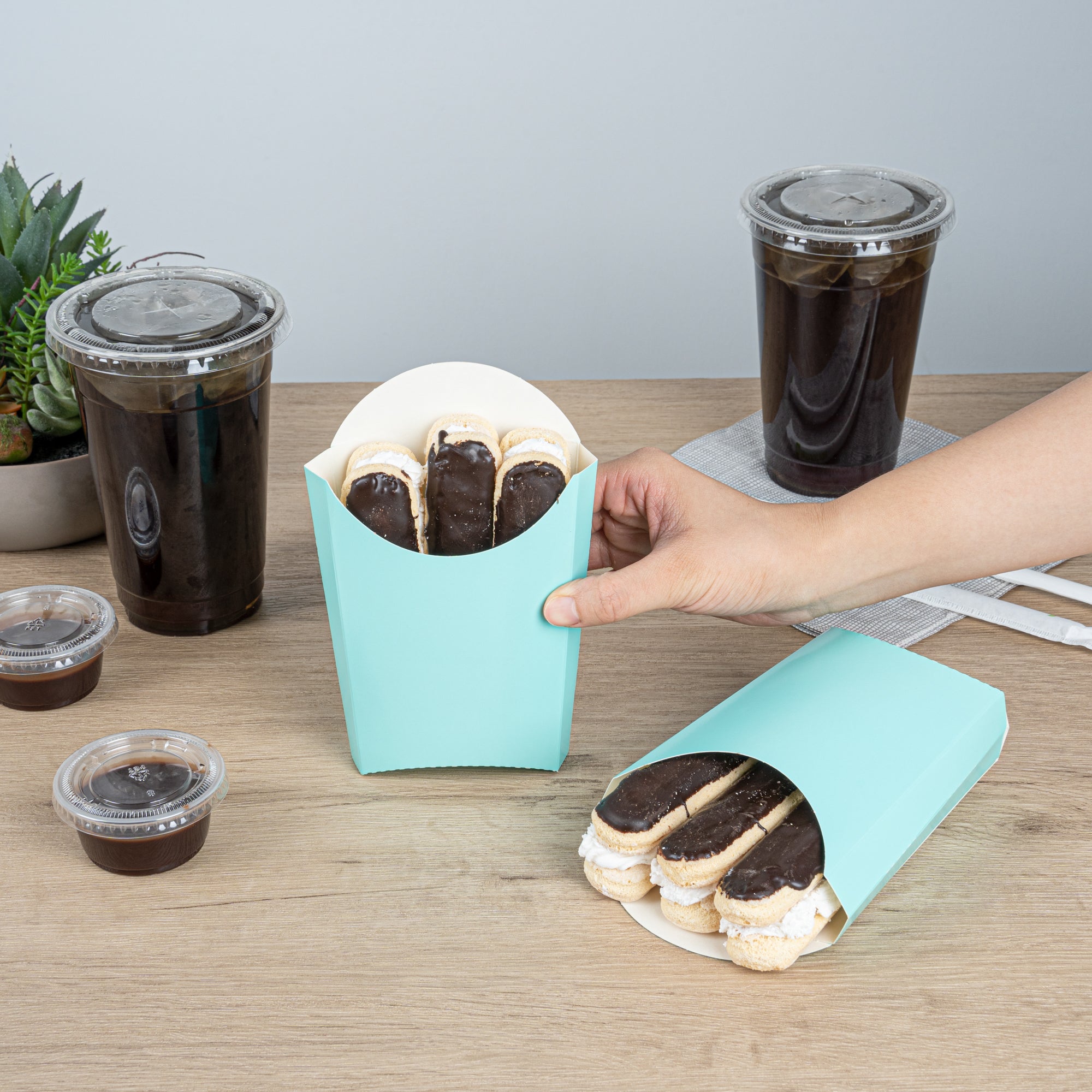 Bio Tek 4 oz Turquoise Paper Fry Cup / Snack Container - 4 3/4" x 3 1/2" x 5" - 100 count box