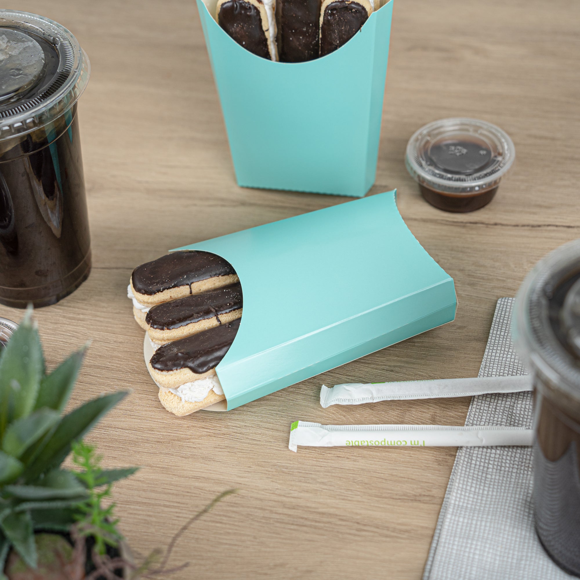 Bio Tek 4 oz Turquoise Paper Fry Cup / Snack Container - 4 3/4" x 3 1/2" x 5" - 100 count box