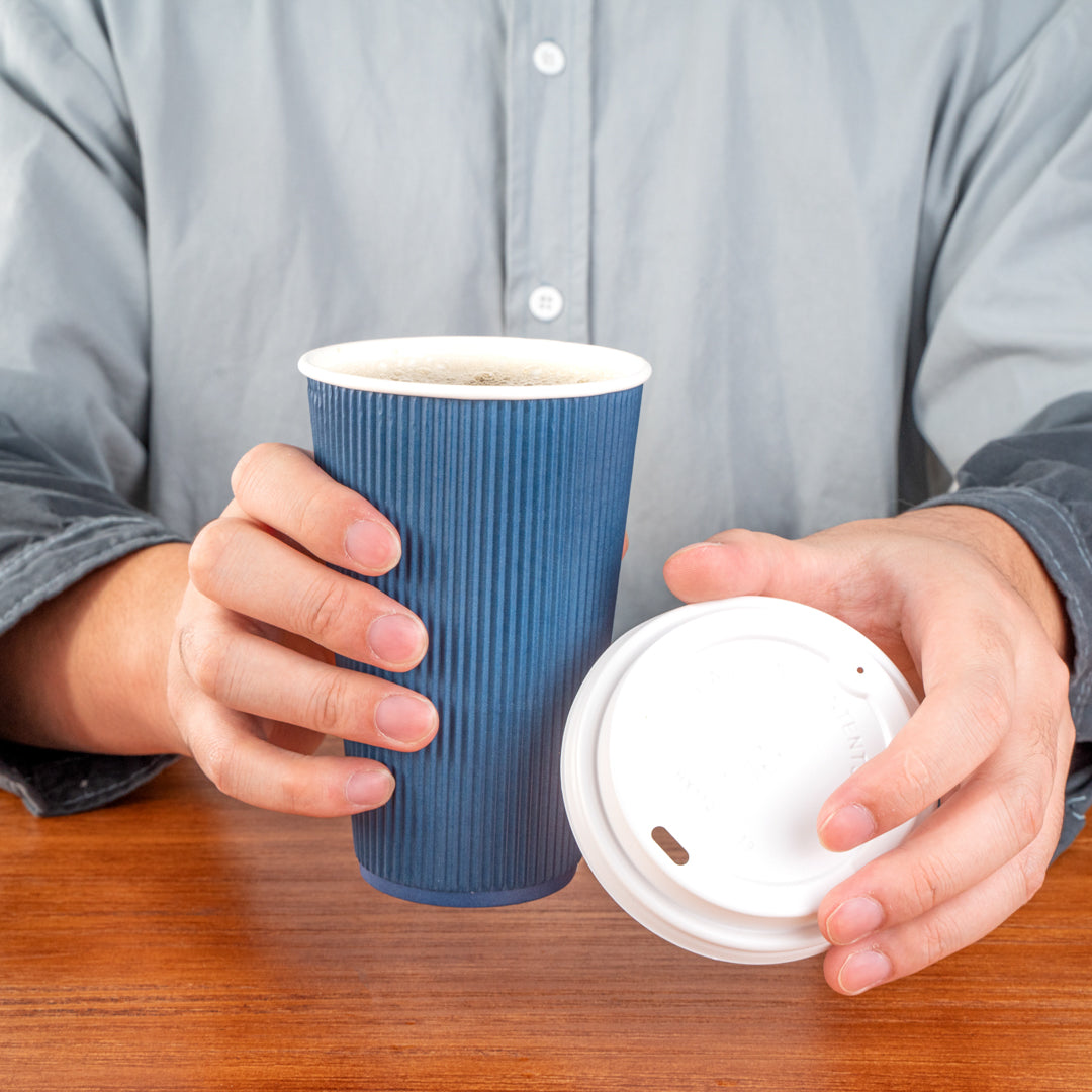 Restpresso 16 oz Midnight Blue Paper Ripple Wall Coffee Cup - with White Lid - 3 1/2" x 3 1/2" x 6 1/4" - 20 count box
