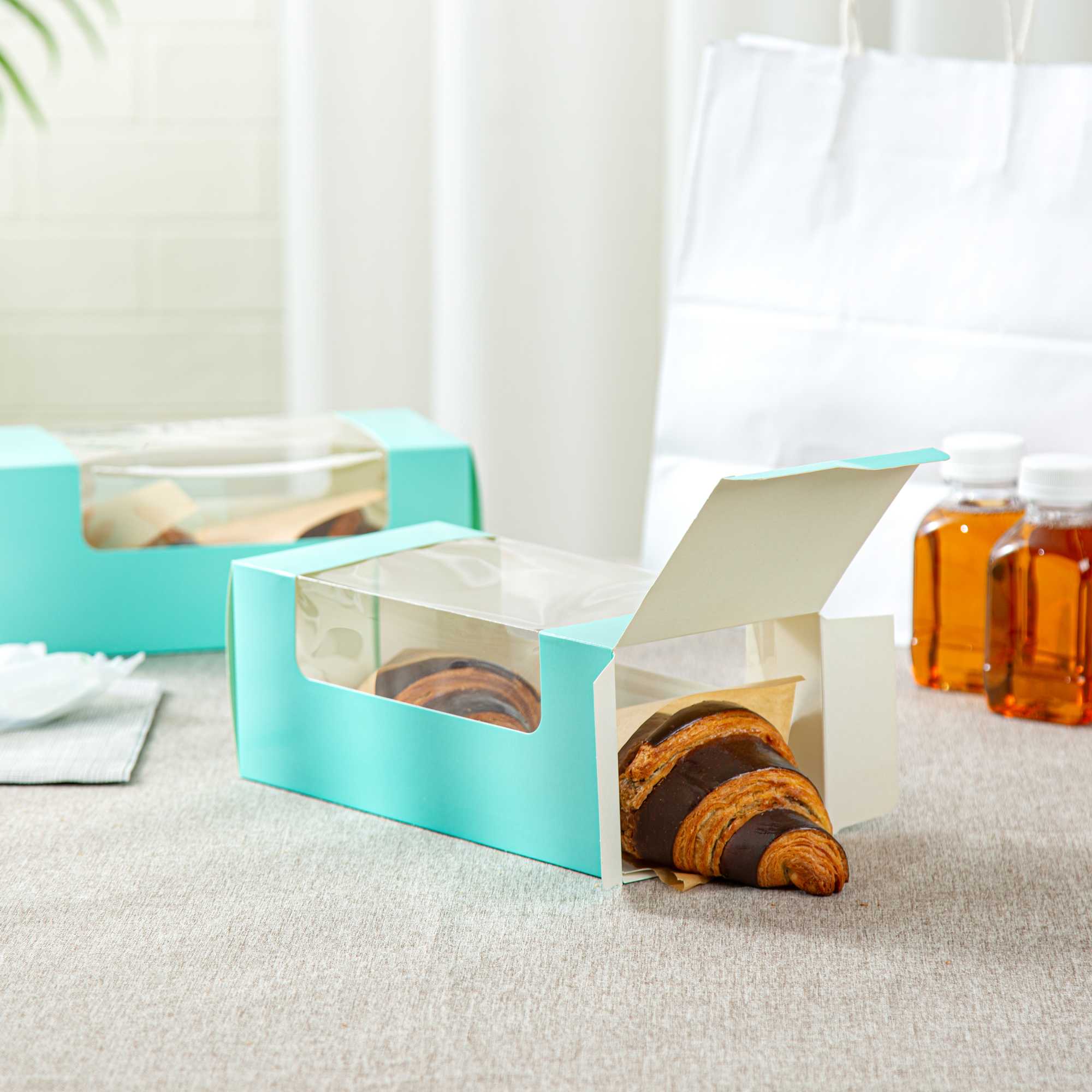 Pastry Tek Turquoise Paper Pastry / Cake Box - with Window - 9 3/4" x 4 3/4" x 4" - 100 count box