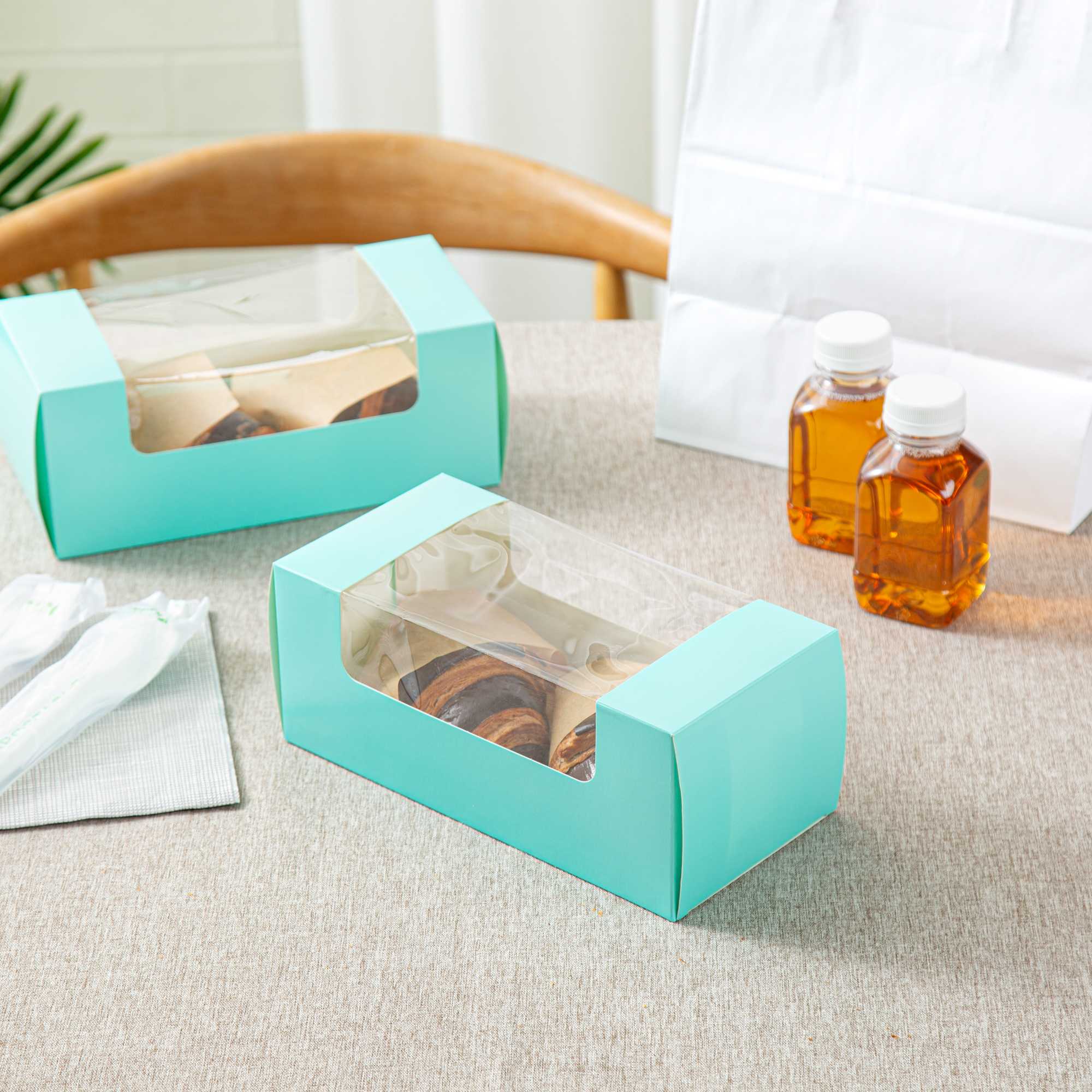 Pastry Tek Turquoise Paper Pastry / Cake Box - with Window - 9 3/4" x 4 3/4" x 4" - 100 count box
