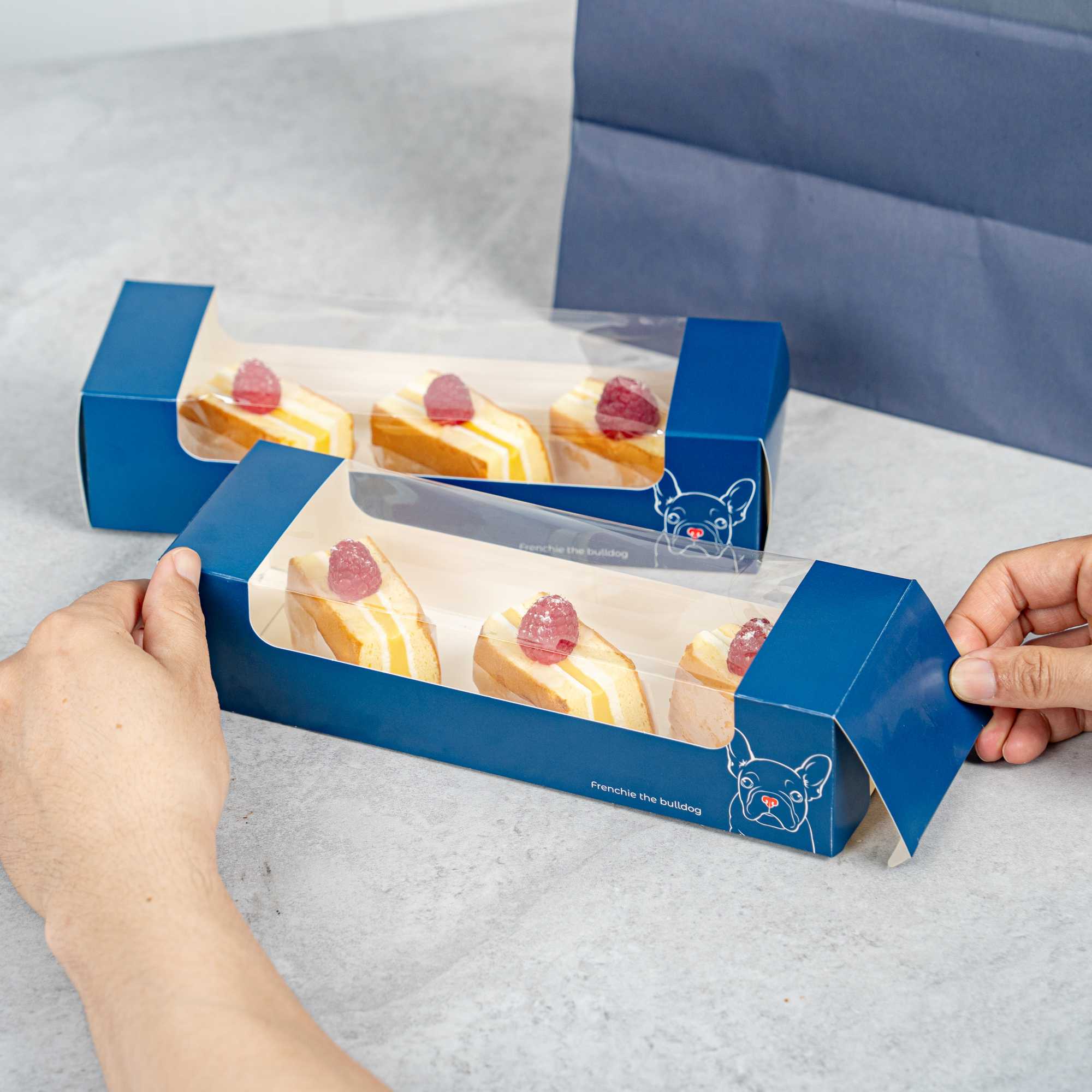 Pastry Tek Frenchie Paper Pastry / Cake Box - with Window - 9 3/4" x 3 1/4" x 2 1/4" - 100 count box