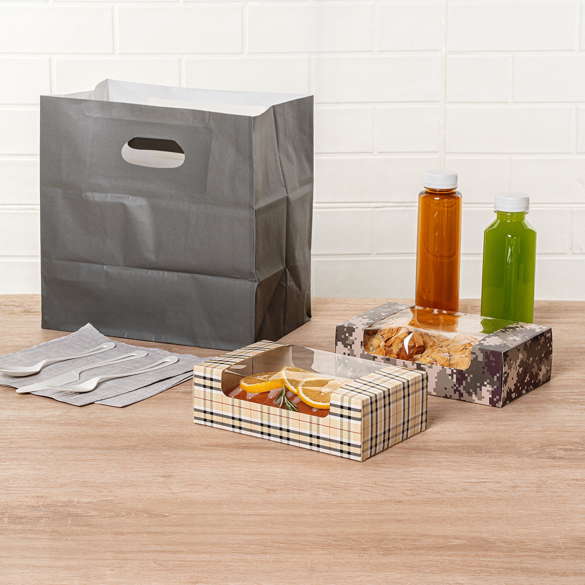 Pastry Tek Plaid Paper Pastry / Cake Box - with Window - 7 3/4" x 4 3/4" x 2 1/4" - 100 count box