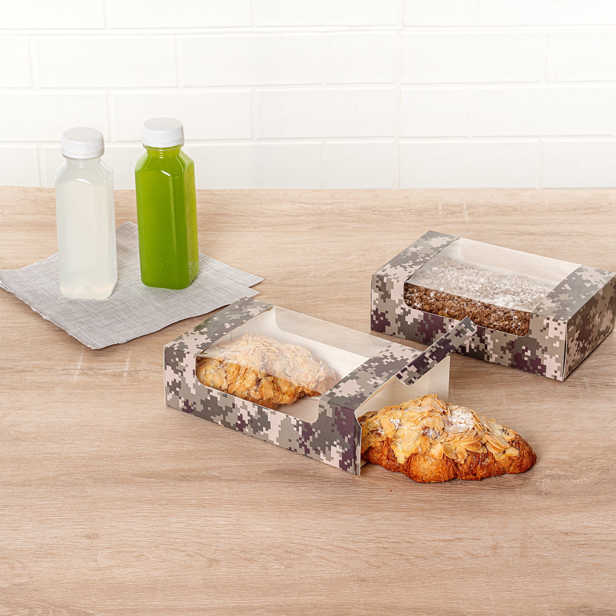Pastry Tek Camouflage Paper Pastry / Cake Box - with Window - 7 3/4" x 4 3/4" x 2 1/4" - 100 count box