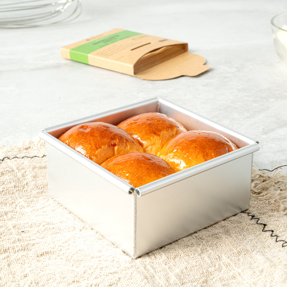 Pastry Tek Unbleached Parchment Paper Baking Sheet - Precut, Silicone Coated - 4" x 4" - 200 count box