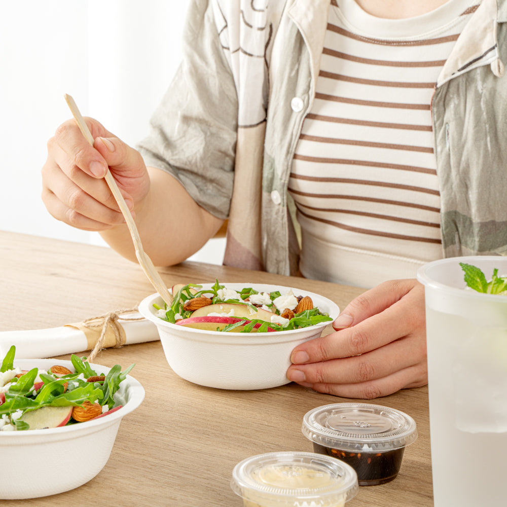 Pulp Safe No PFAS Added 12 oz Round White Sugarcane / Bagasse Salad Bowl - Home Compostable - 5 1/4" x 5 1/4" x 1 3/4" - 100 count box
