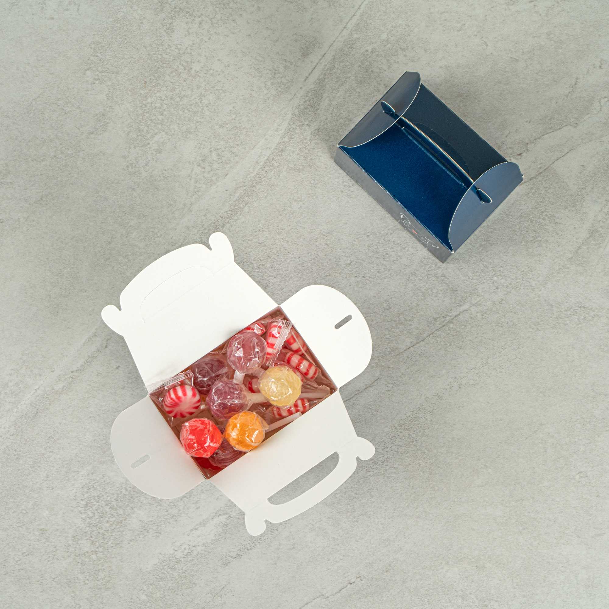 Bio Tek Frenchie Paper Gable Box / Take Out Container - Compostable - 4" x 2 1/2" x 2 1/2" - 25 count box